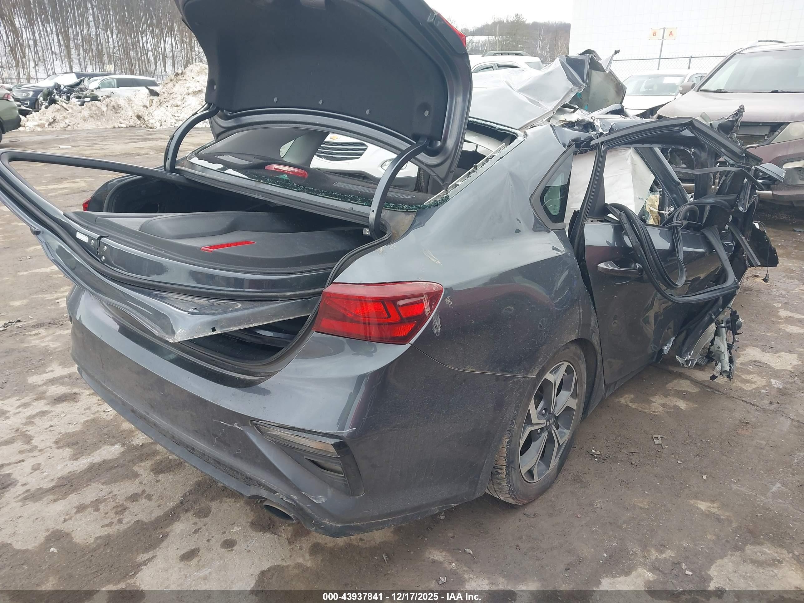 KIA FORTE image 4