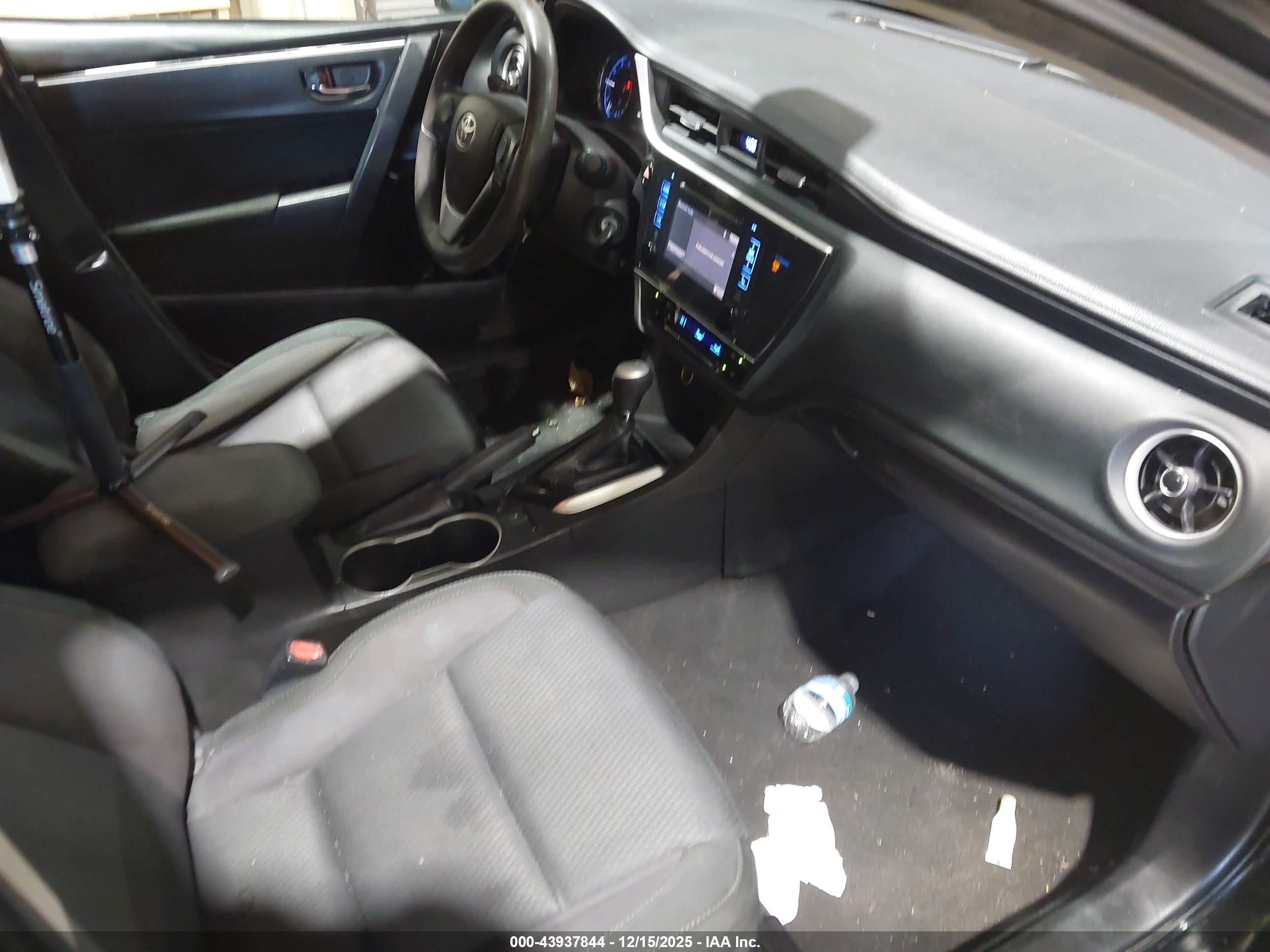 TOYOTA COROLLA image 5