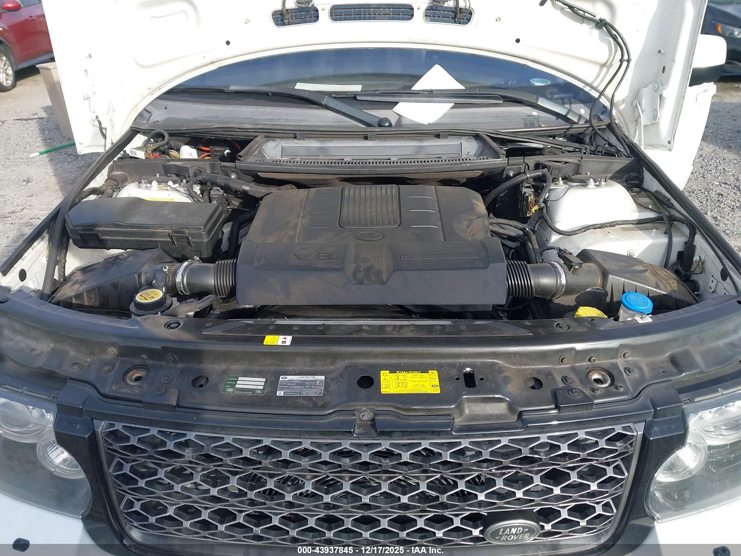 LAND ROVER image 10