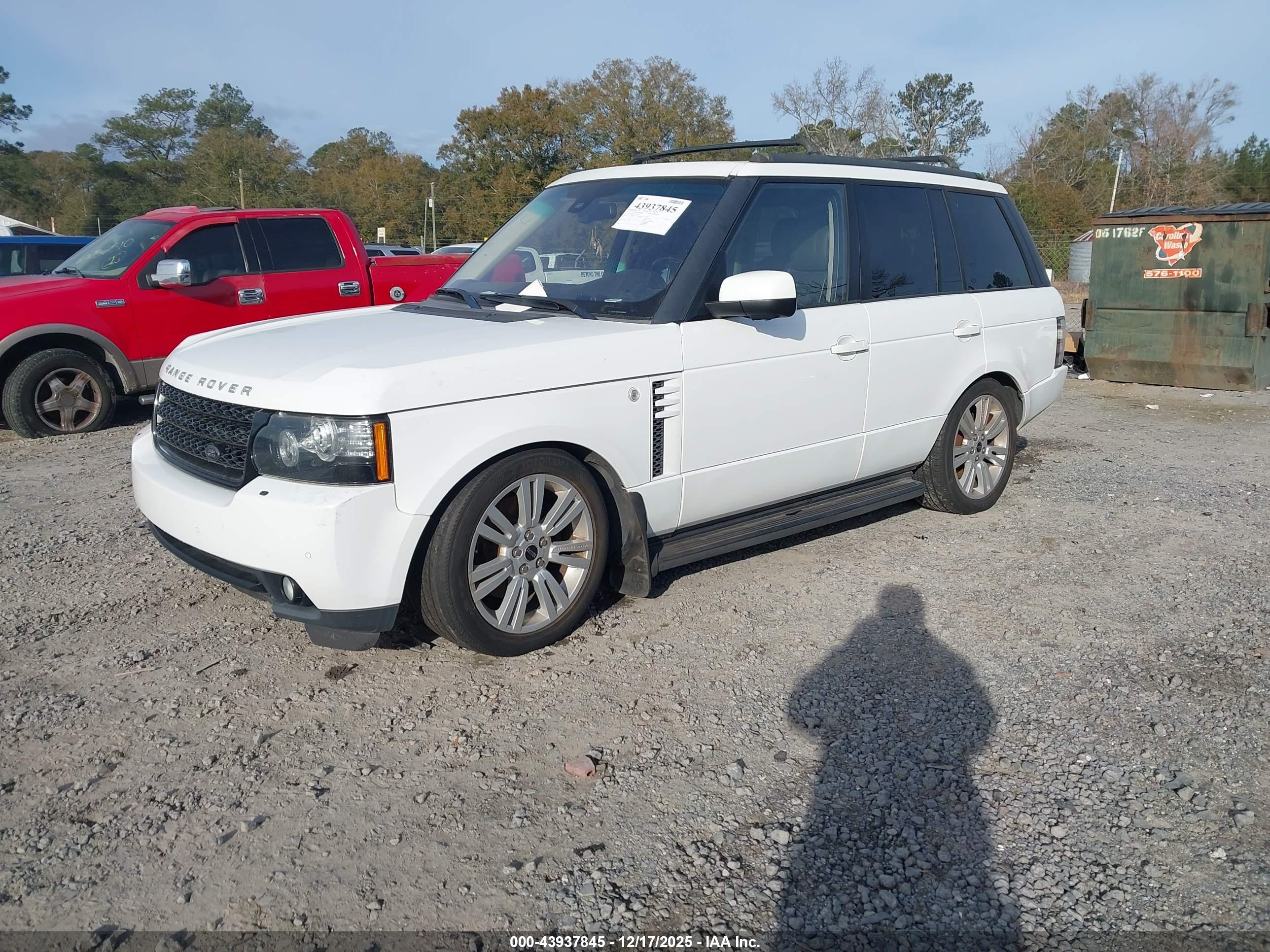 LAND ROVER image 2