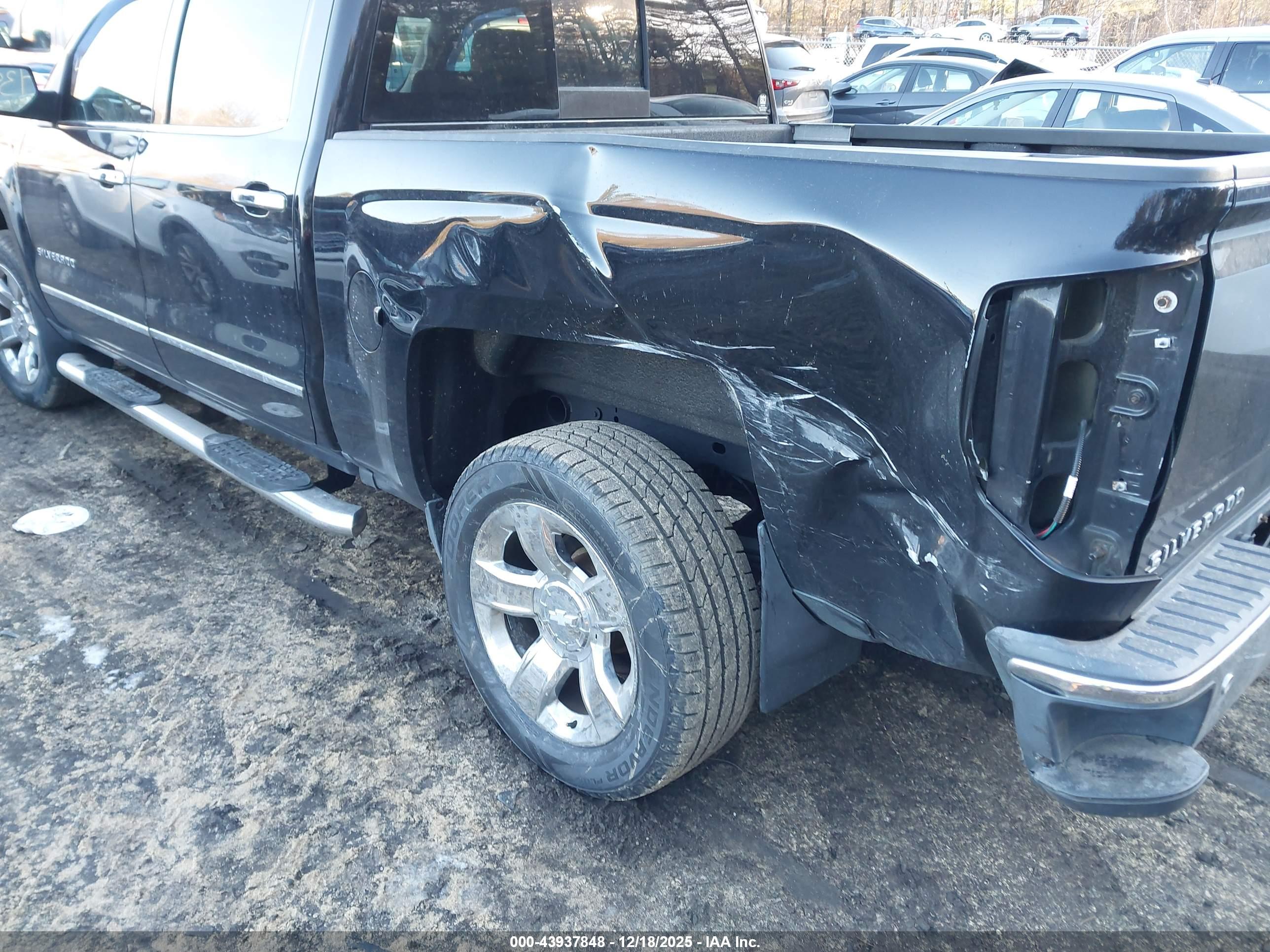 CHEVROLET SILVERADO image 3