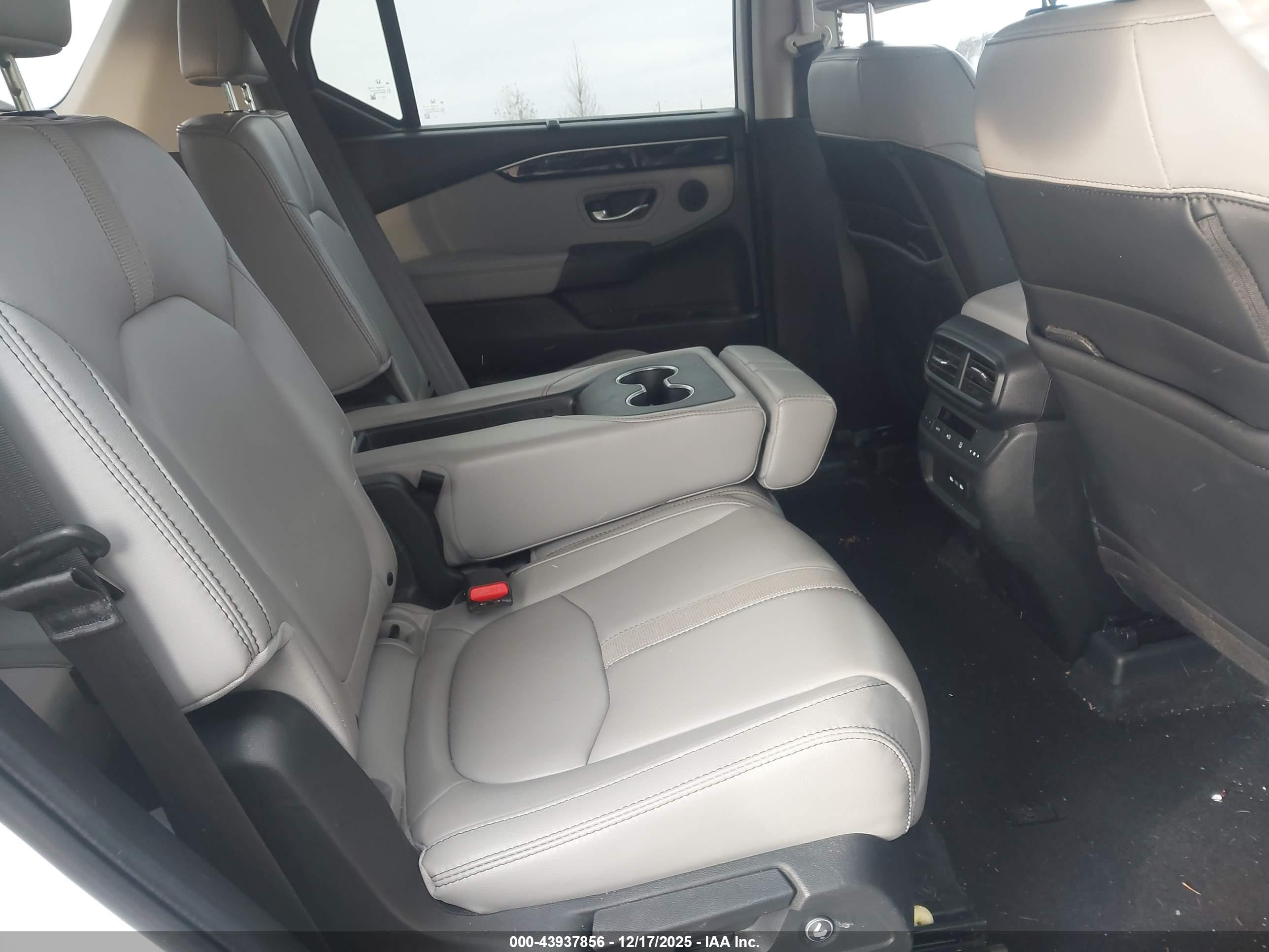 HONDA PILOT image 8
