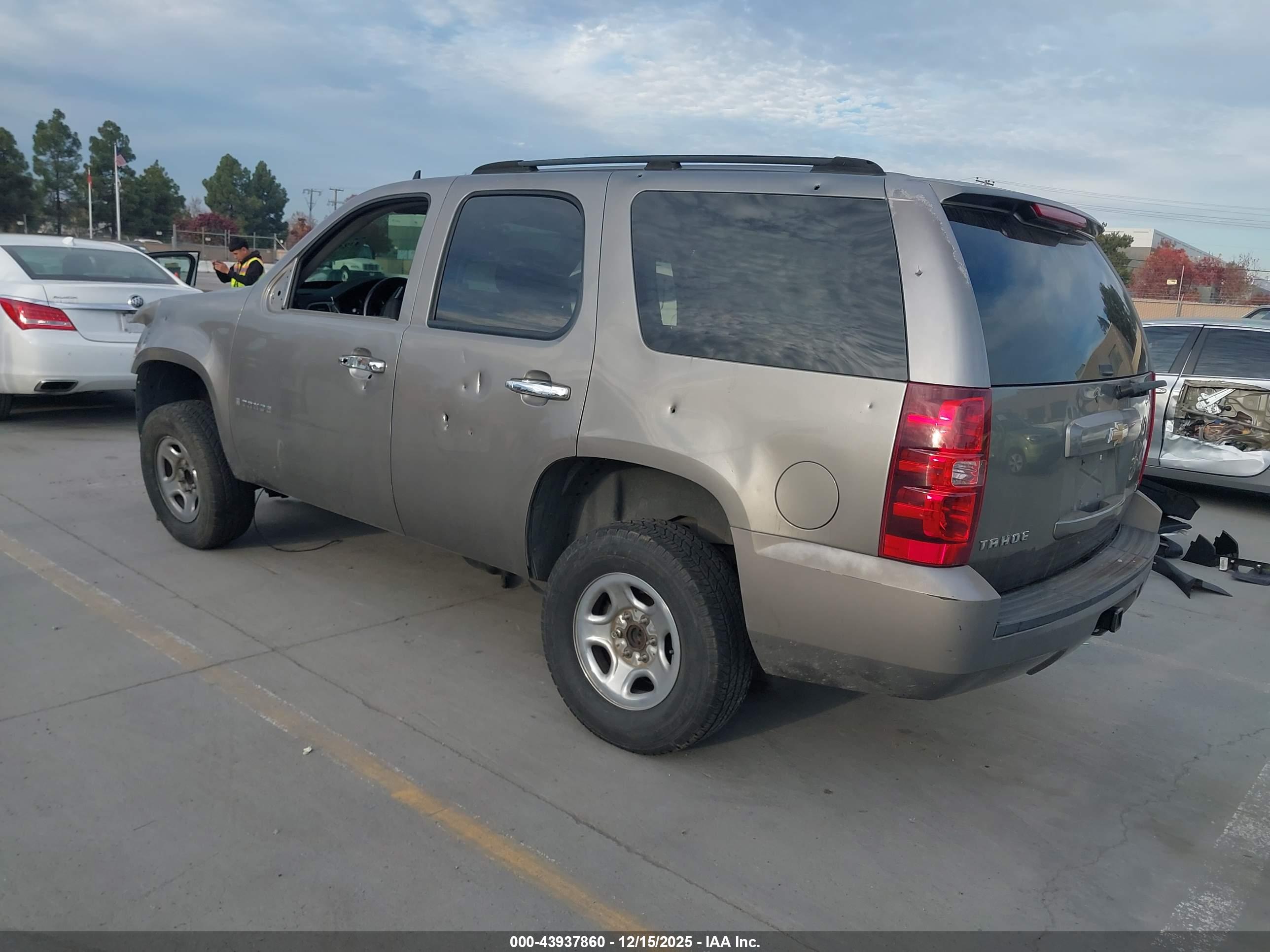 CHEVROLET TAHOE image 3
