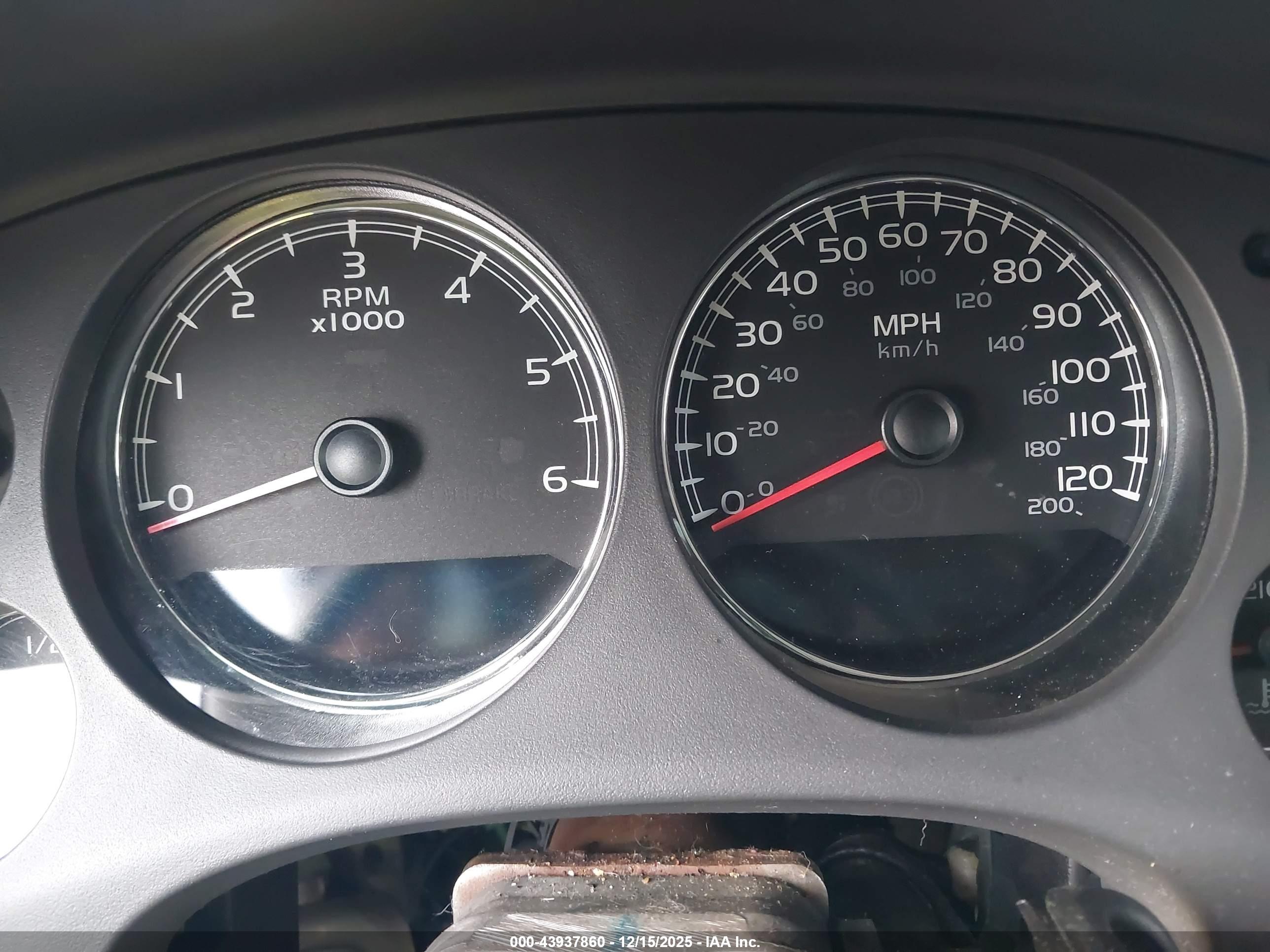 CHEVROLET TAHOE image 7