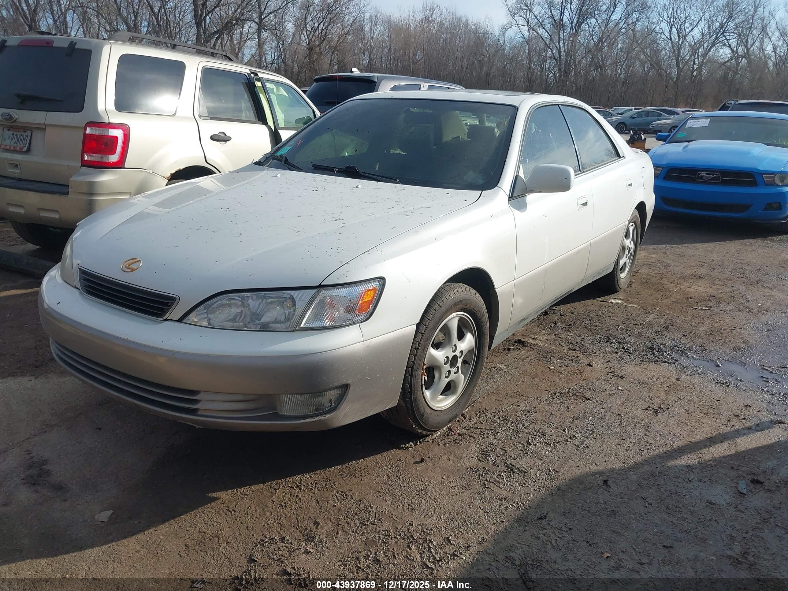 LEXUS ES image 2