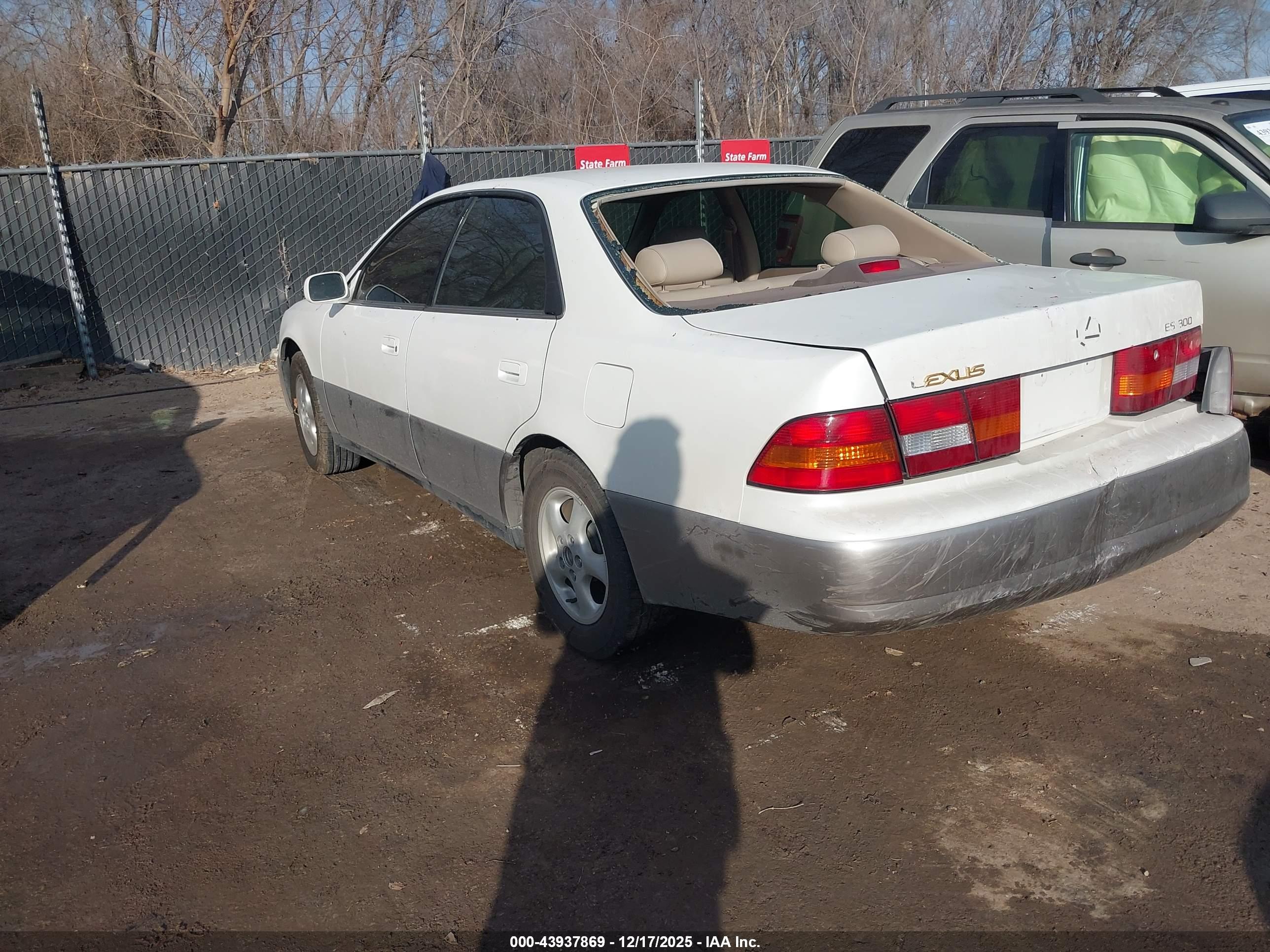 LEXUS ES image 3