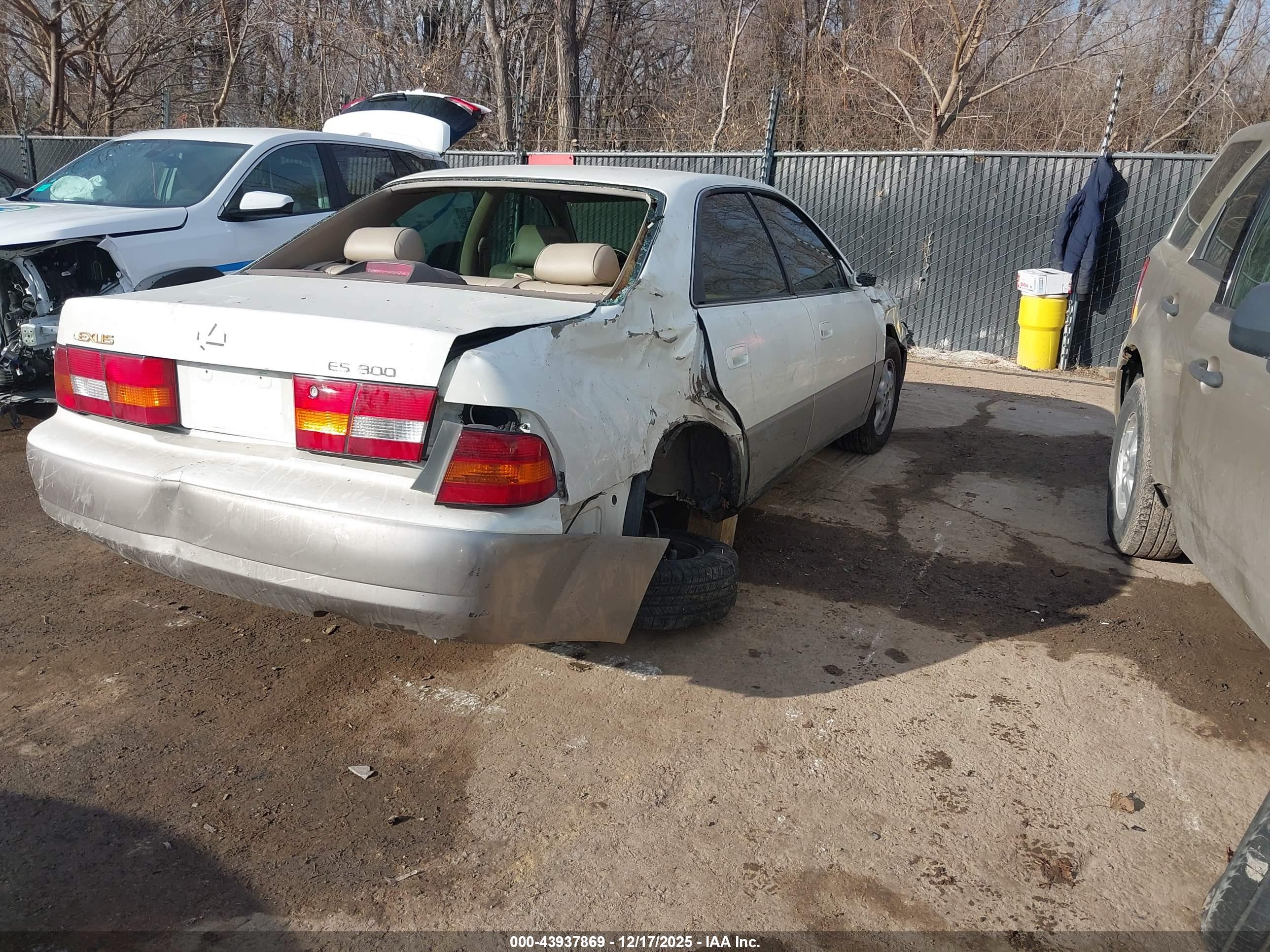 LEXUS ES image 4