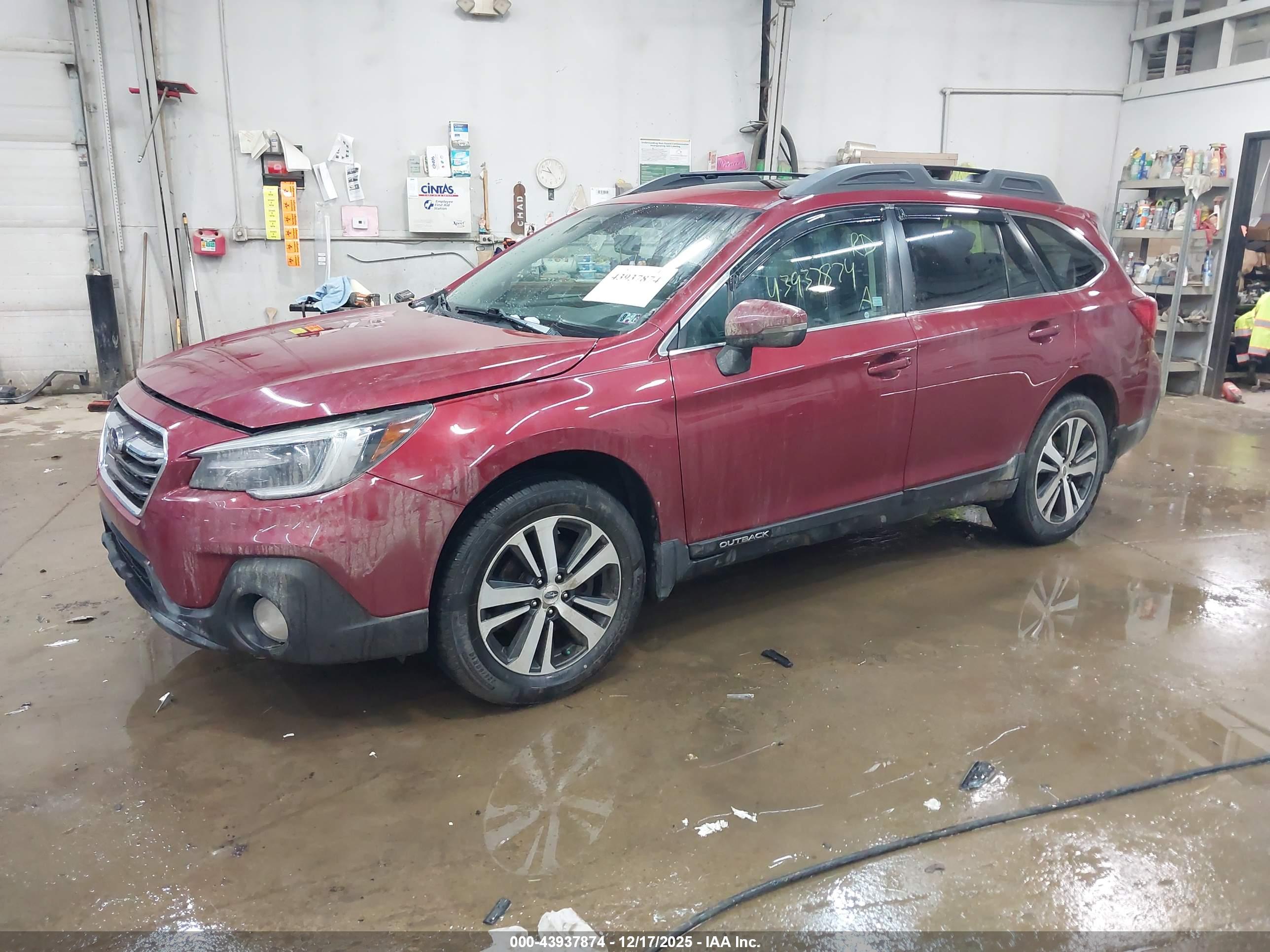 SUBARU OUTBACK image 2