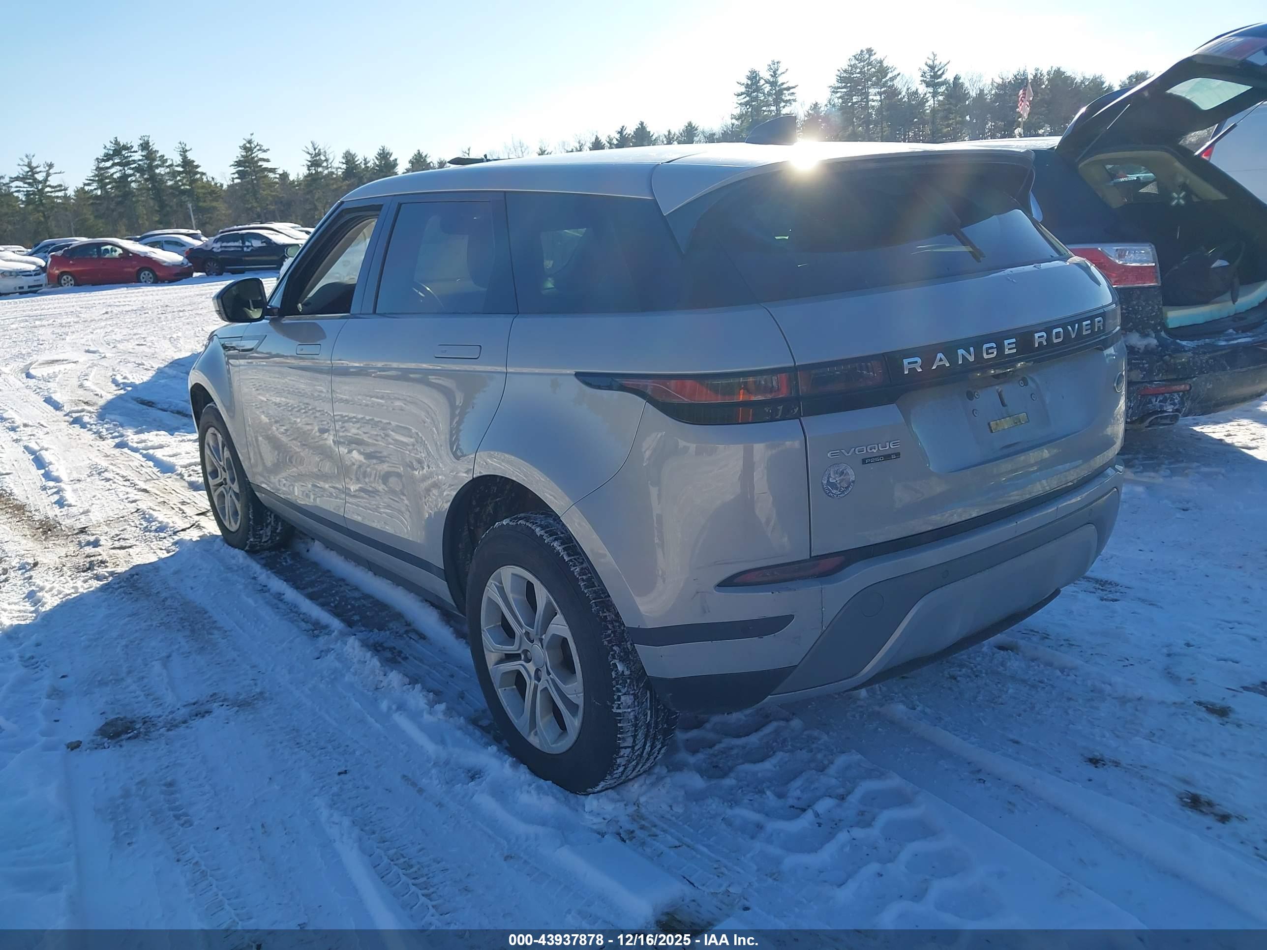 LAND ROVER image 3