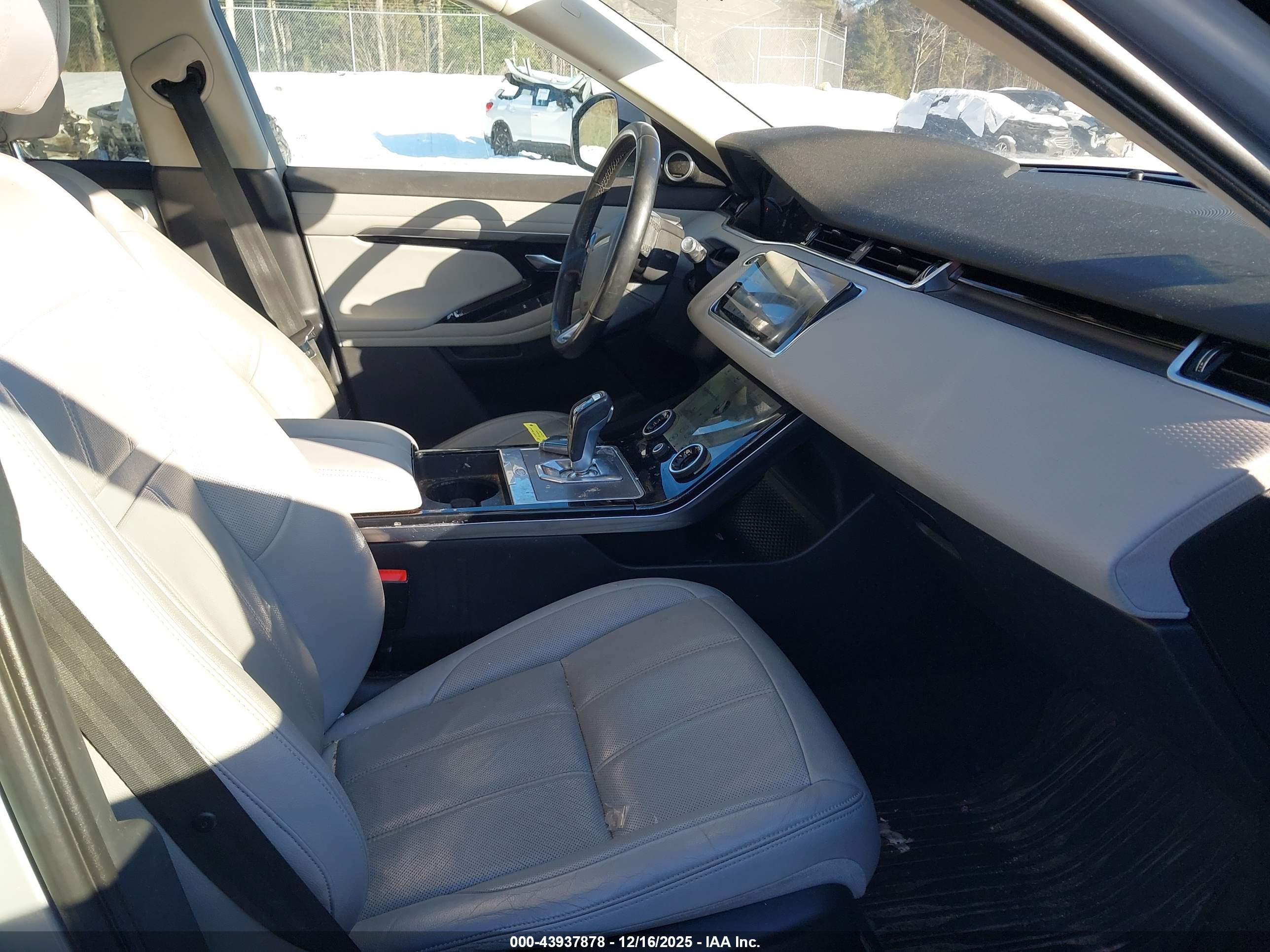 LAND ROVER image 5