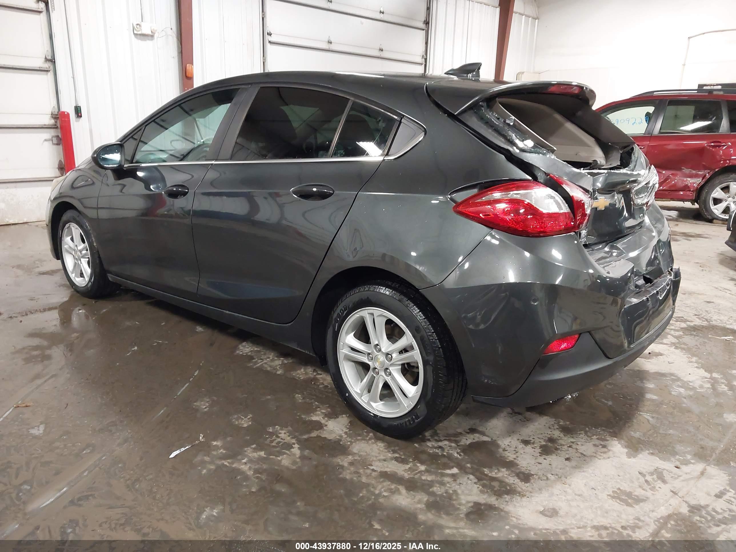CHEVROLET CRUZE image 3