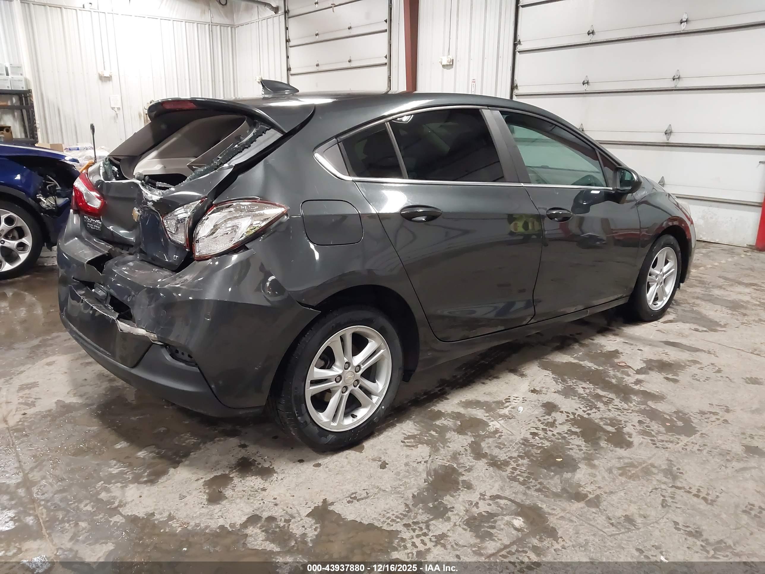 CHEVROLET CRUZE image 4