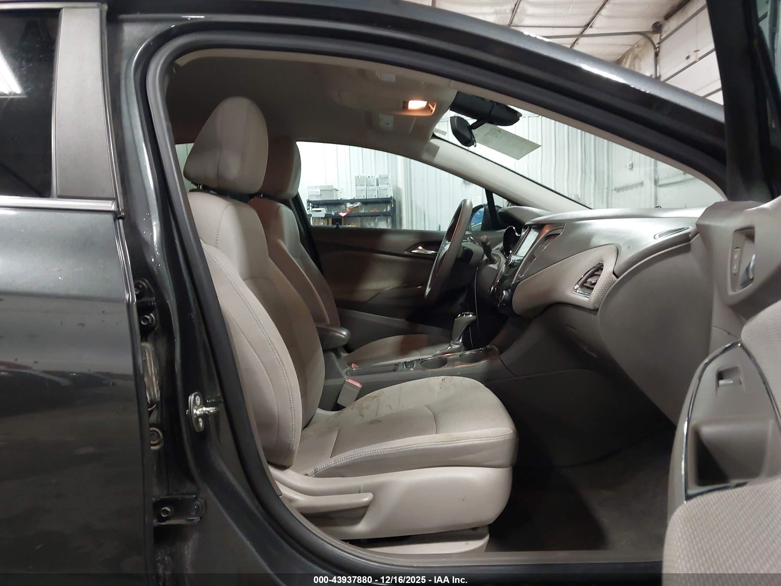 CHEVROLET CRUZE image 5