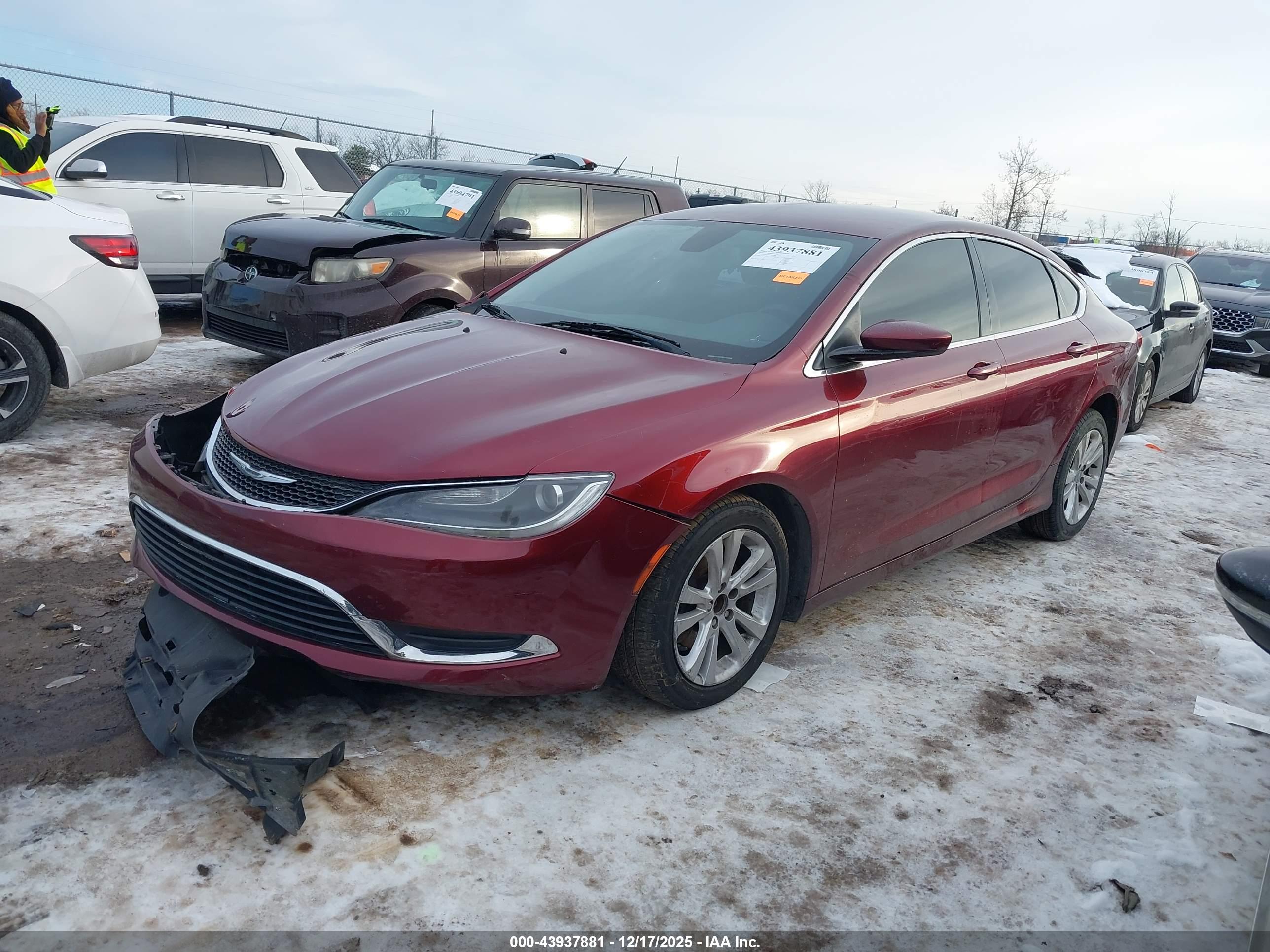 CHRYSLER 200 image 2