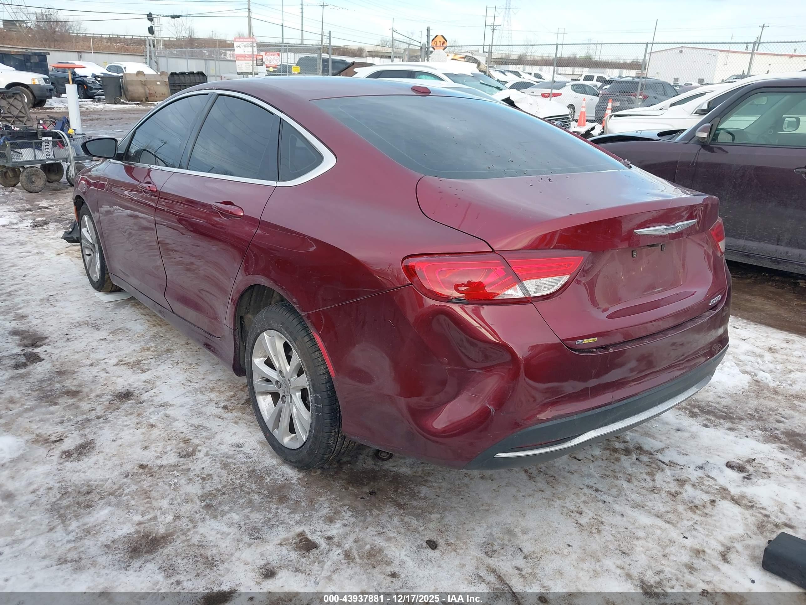 CHRYSLER 200 image 3