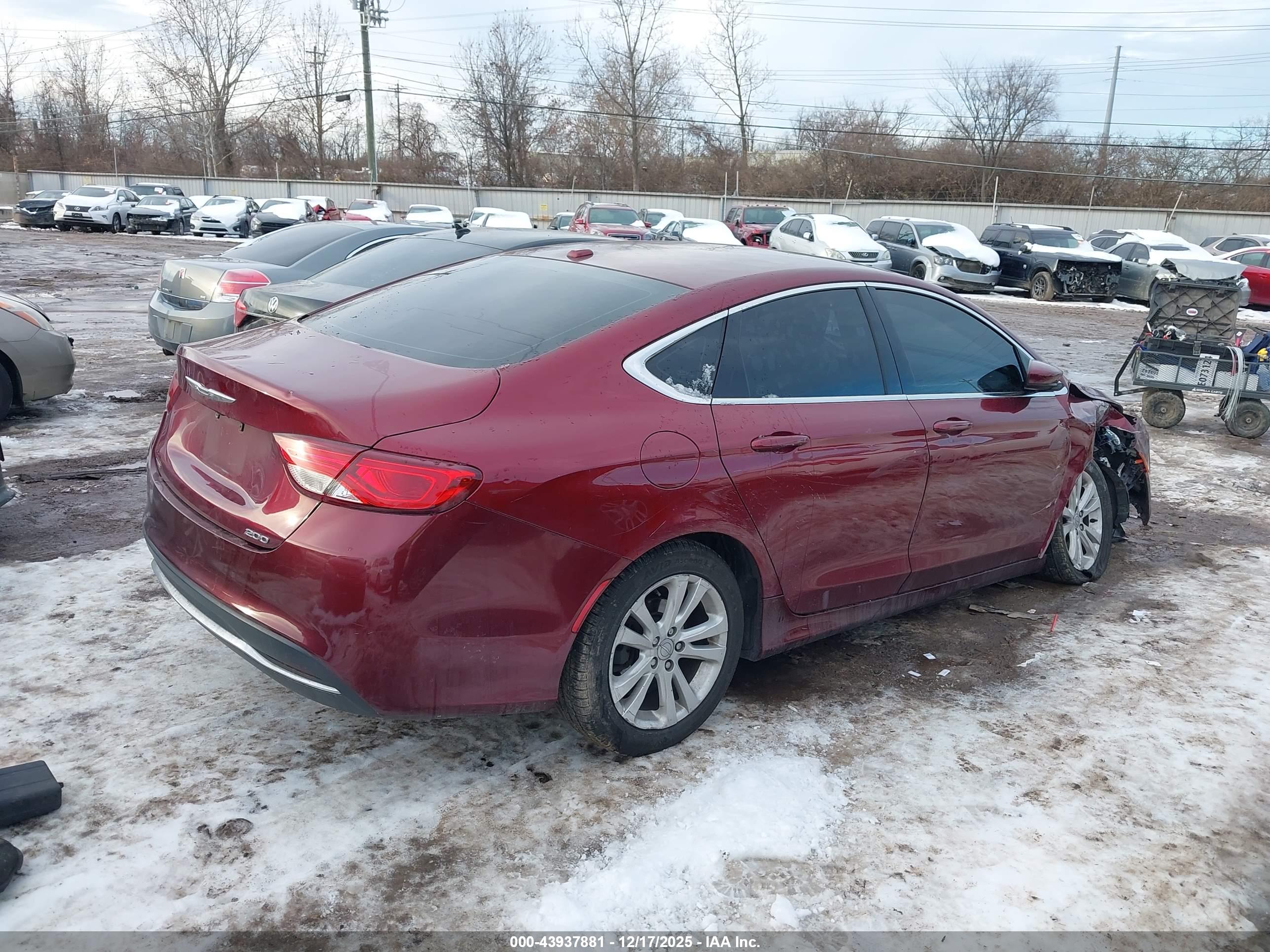 CHRYSLER 200 image 4