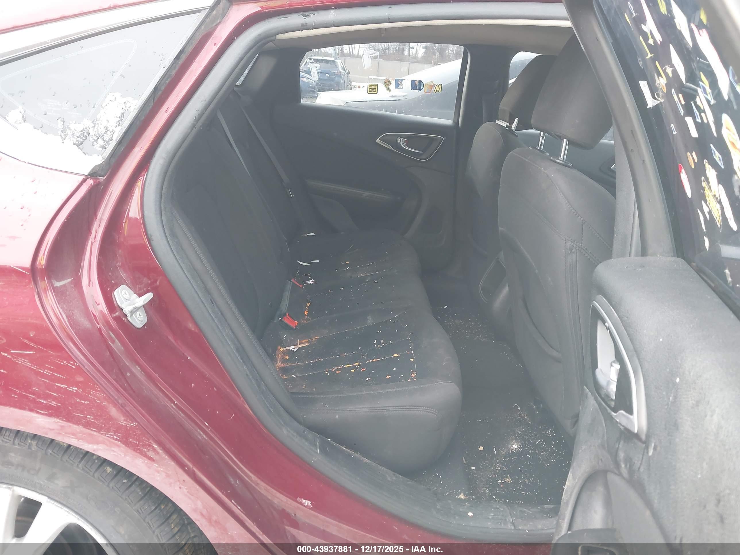 CHRYSLER 200 image 8