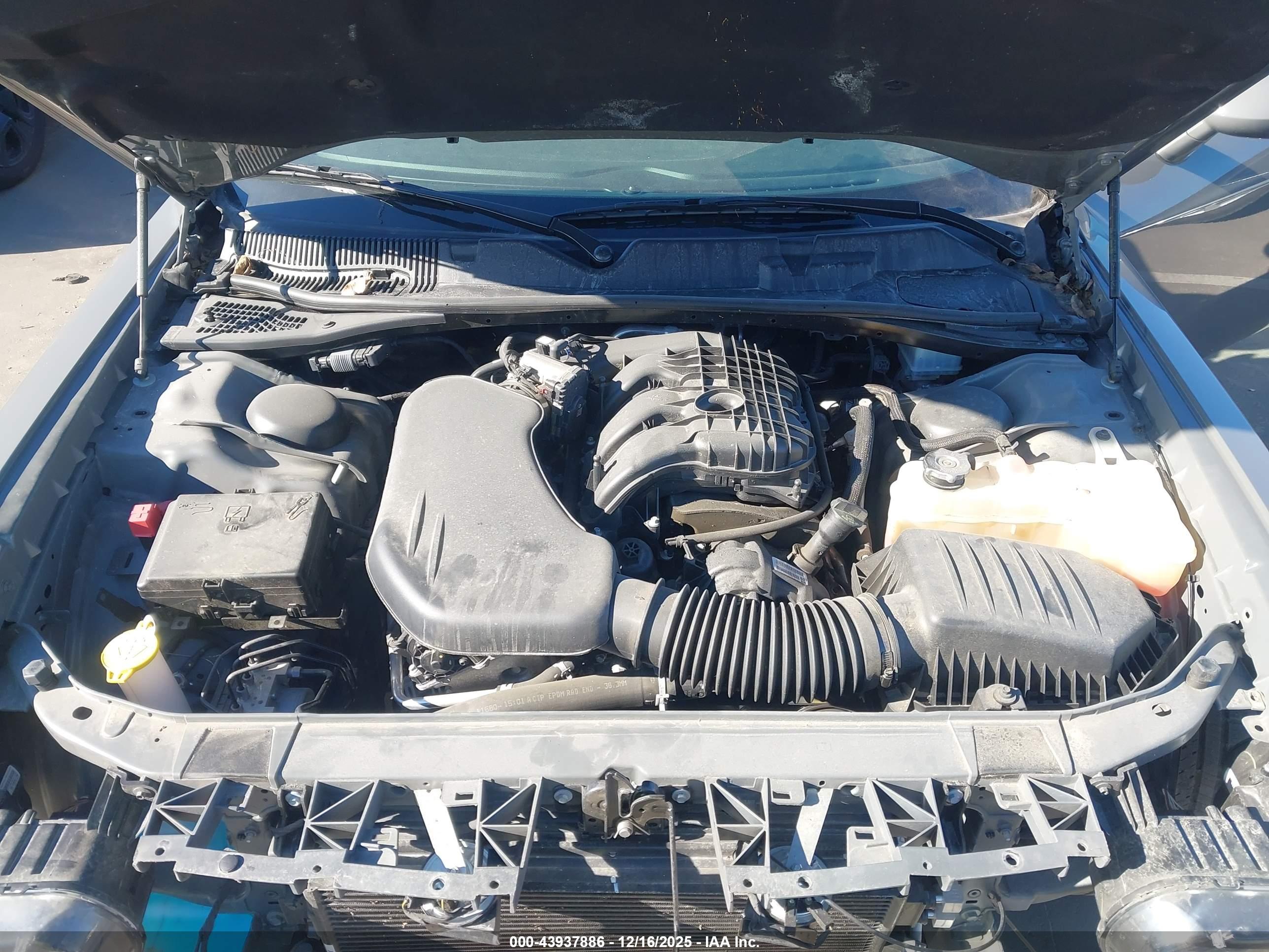 DODGE CHALLENGER image 10