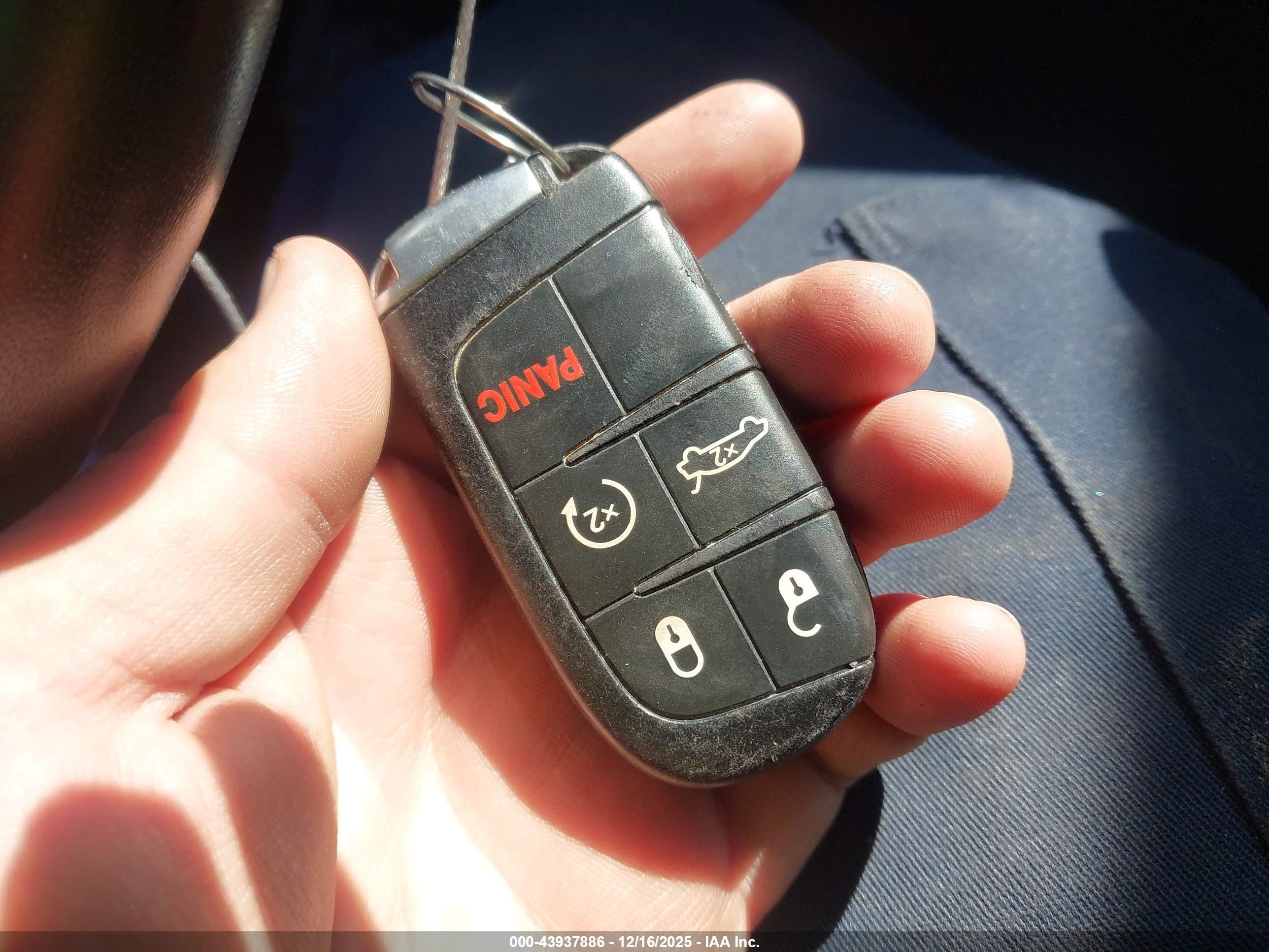 DODGE CHALLENGER image 11