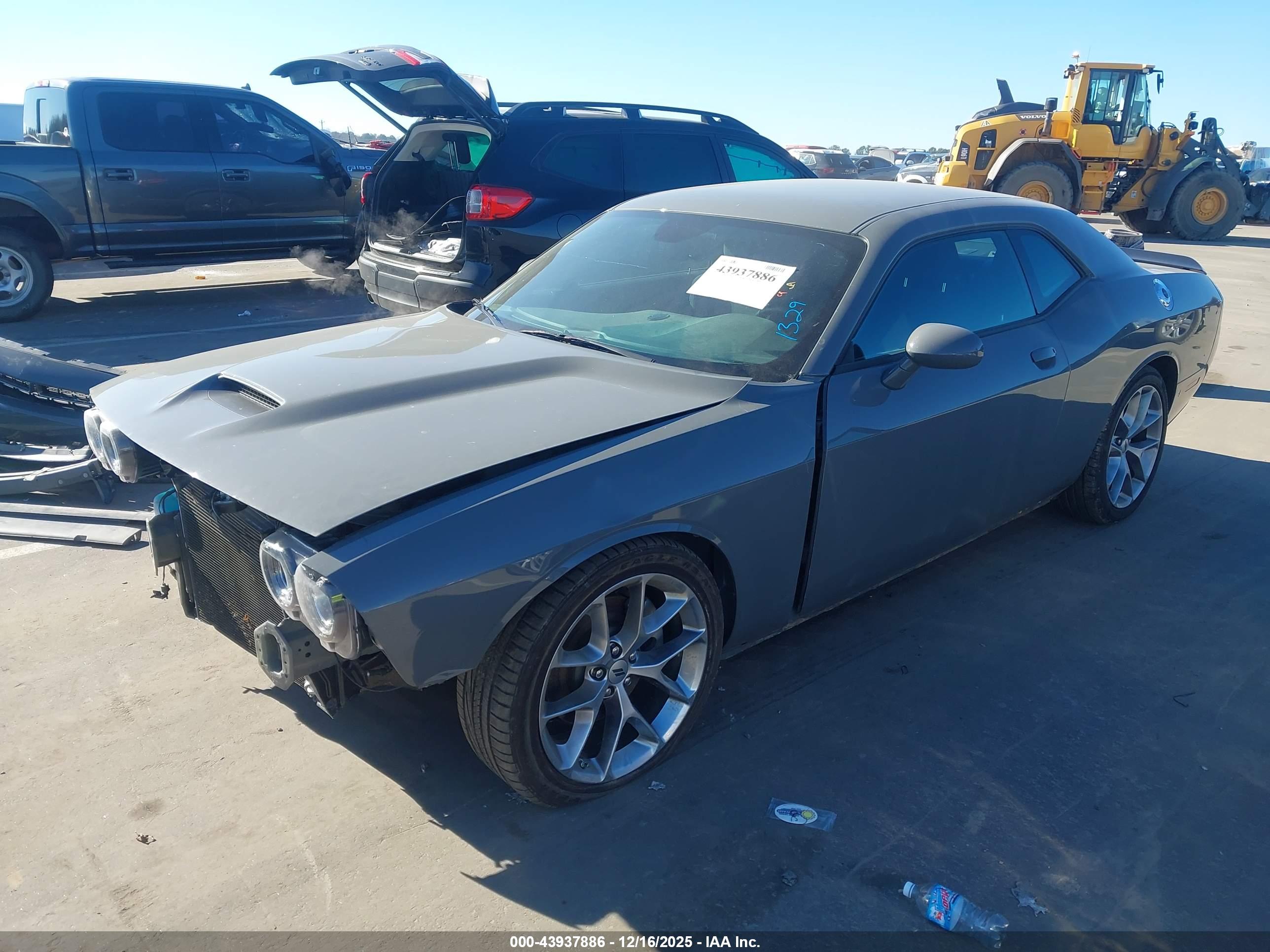 DODGE CHALLENGER image 2