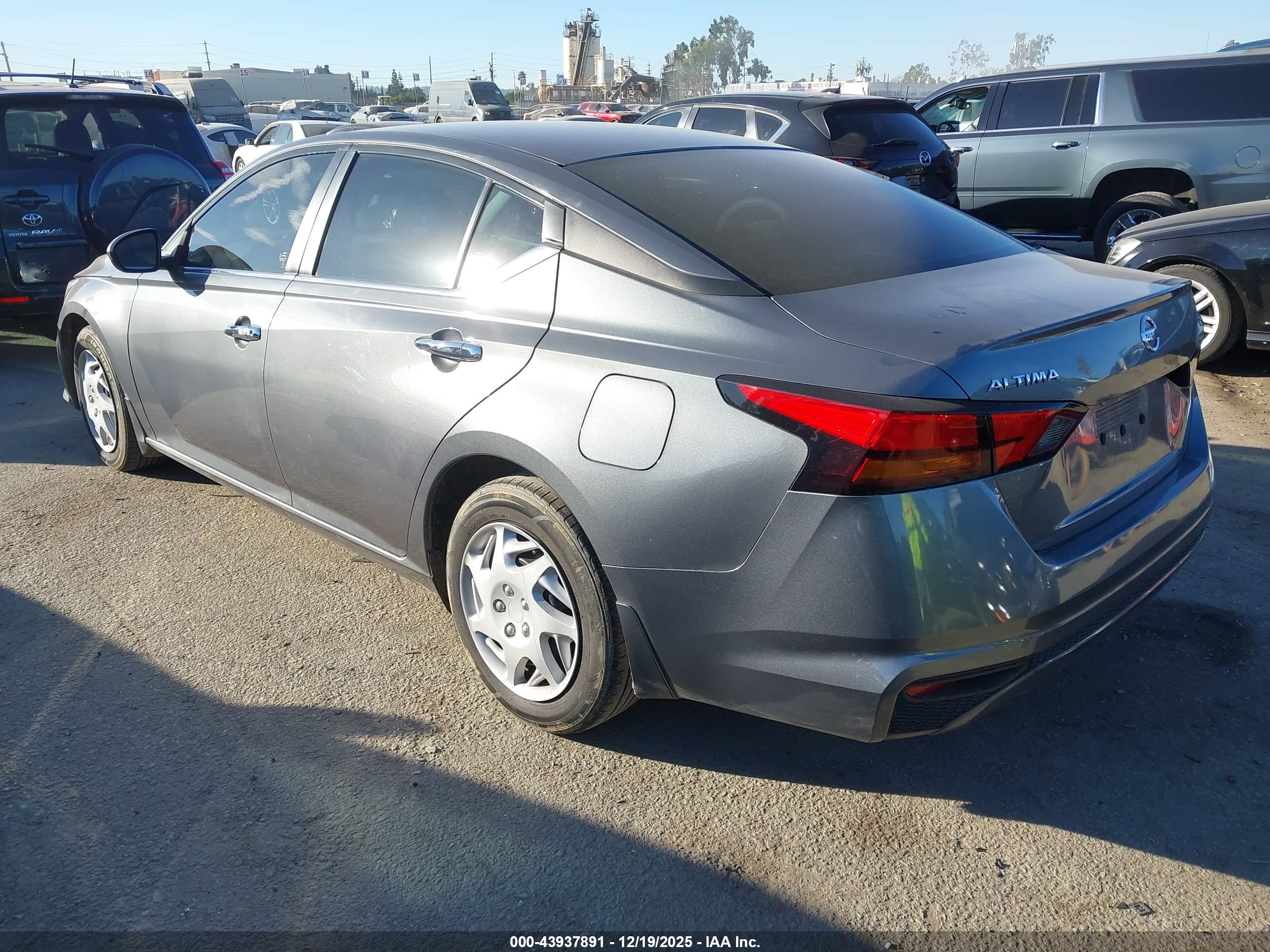 NISSAN ALTIMA image 3