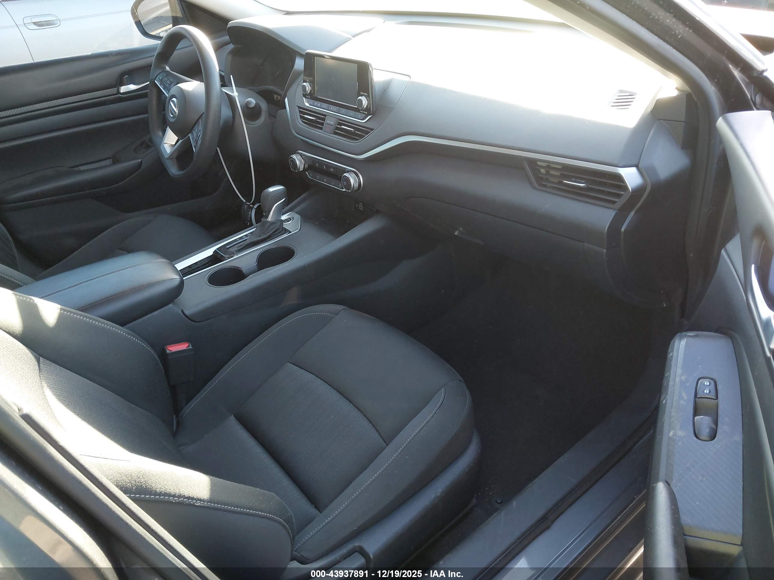 NISSAN ALTIMA image 5
