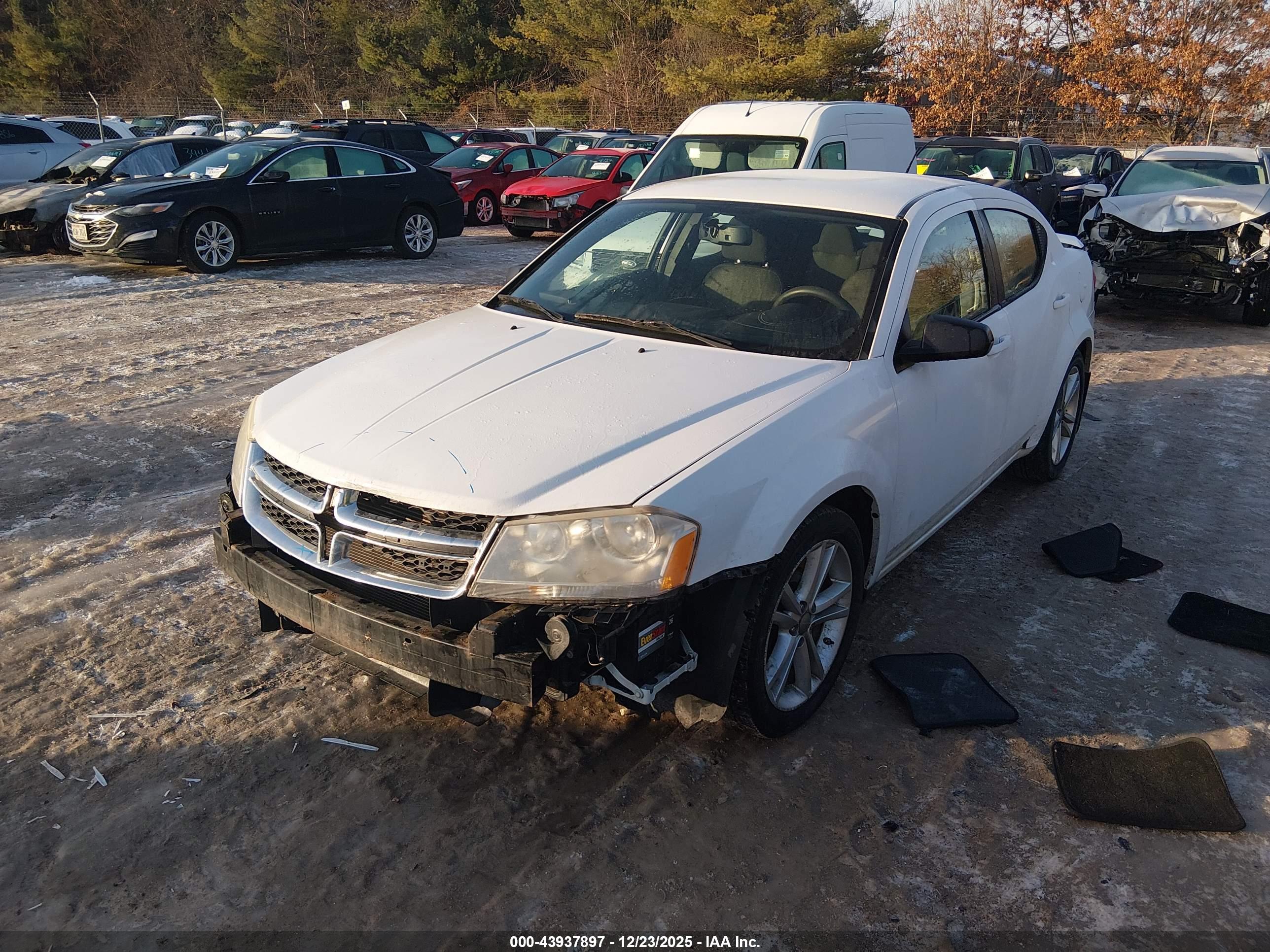 DODGE AVENGER image 2