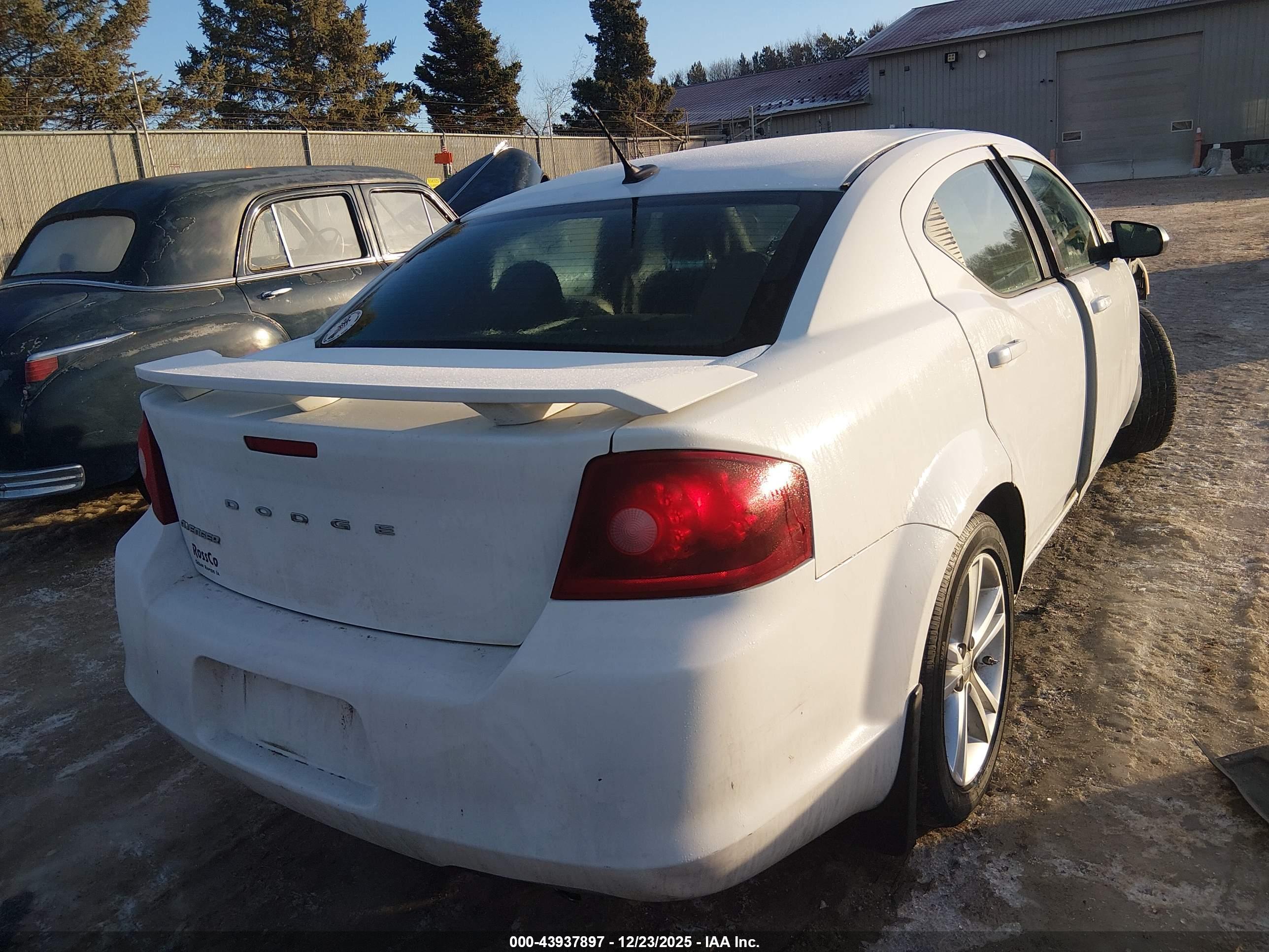 DODGE AVENGER image 4