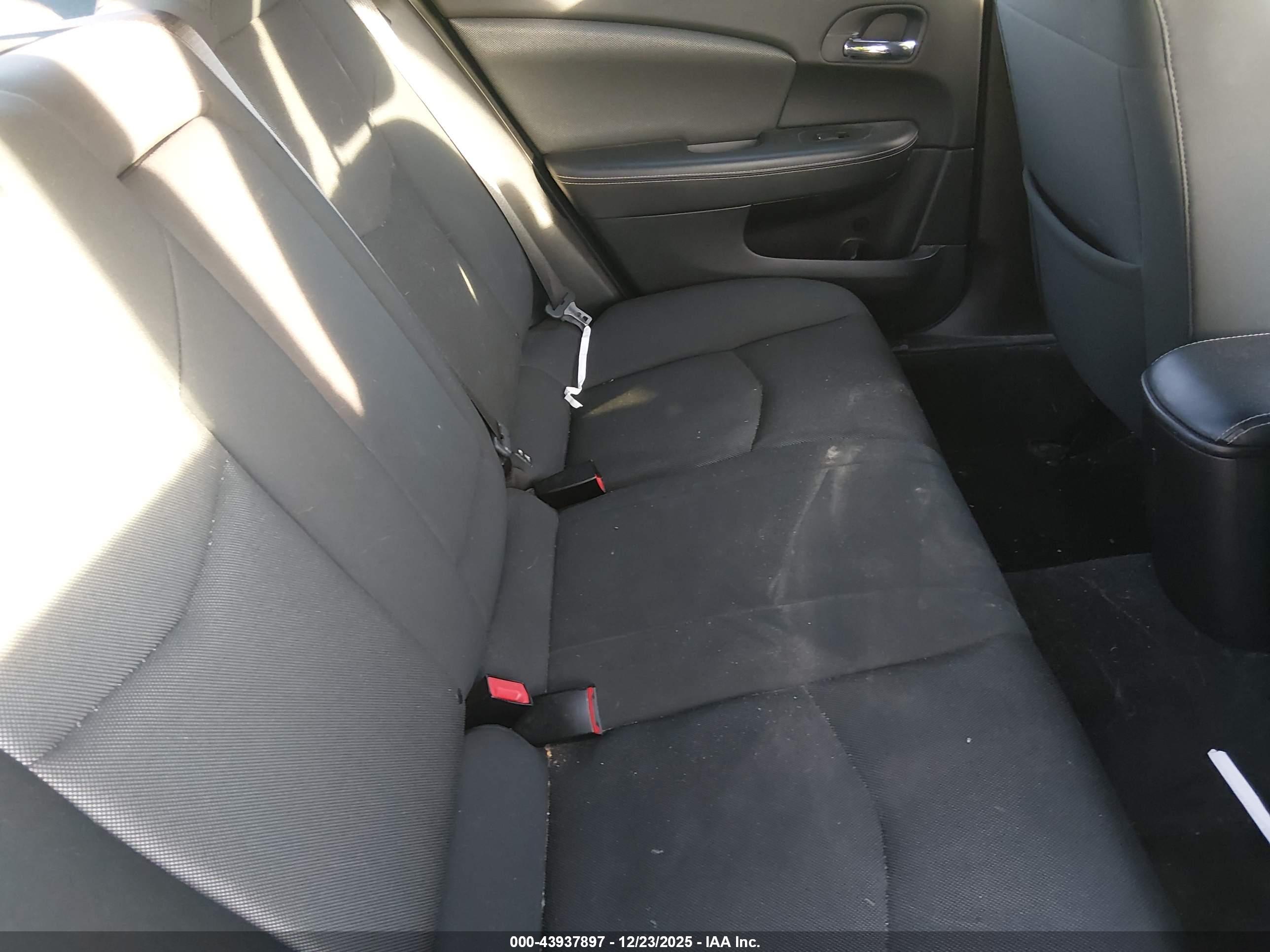DODGE AVENGER image 8