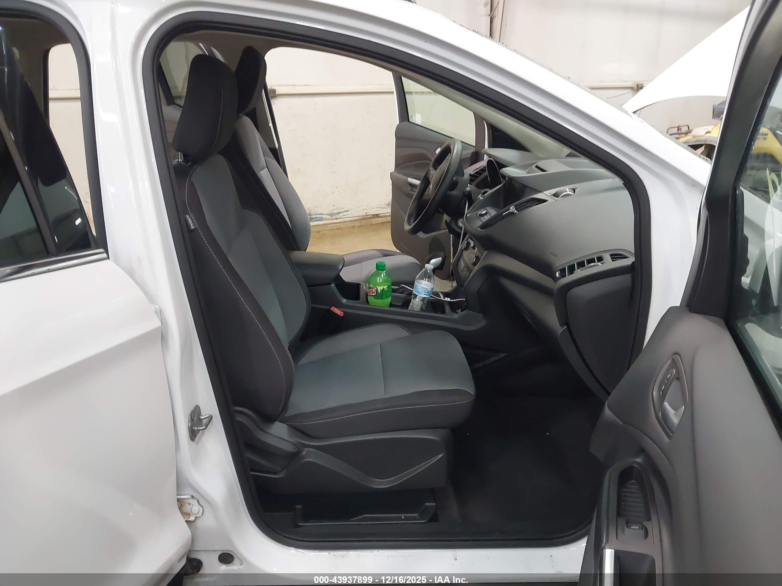 FORD ESCAPE image 5