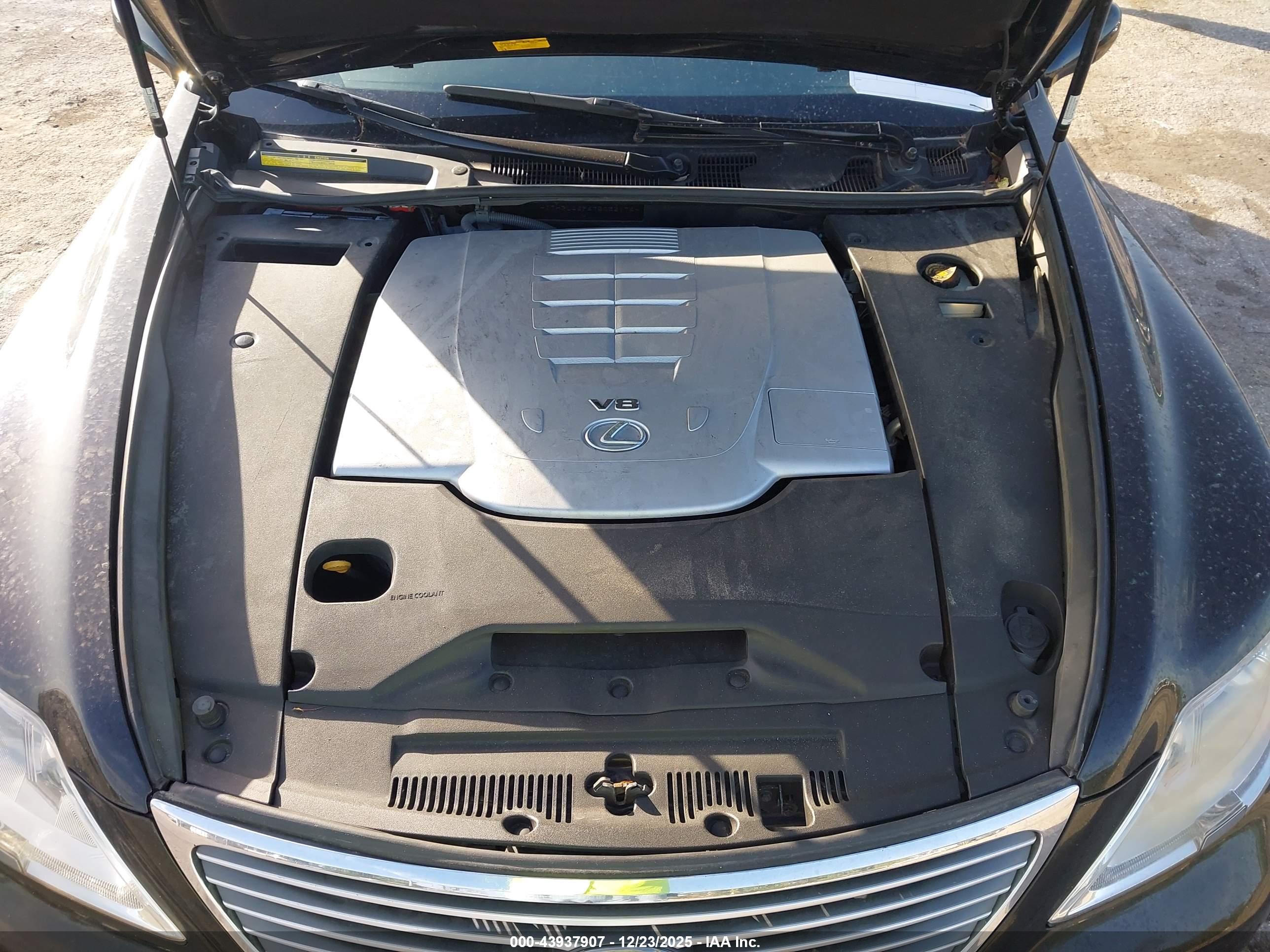 LEXUS LS image 10