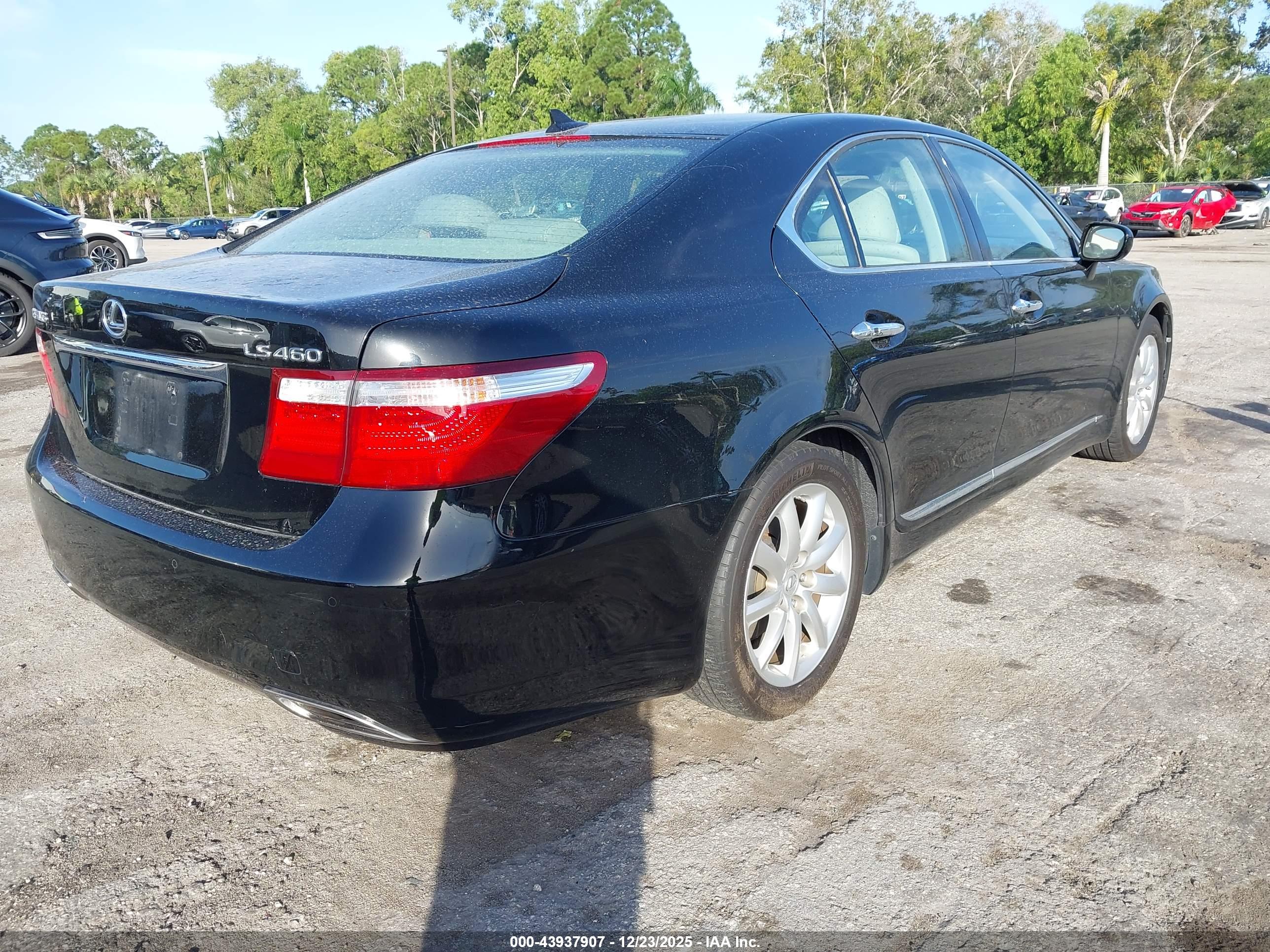 LEXUS LS image 4