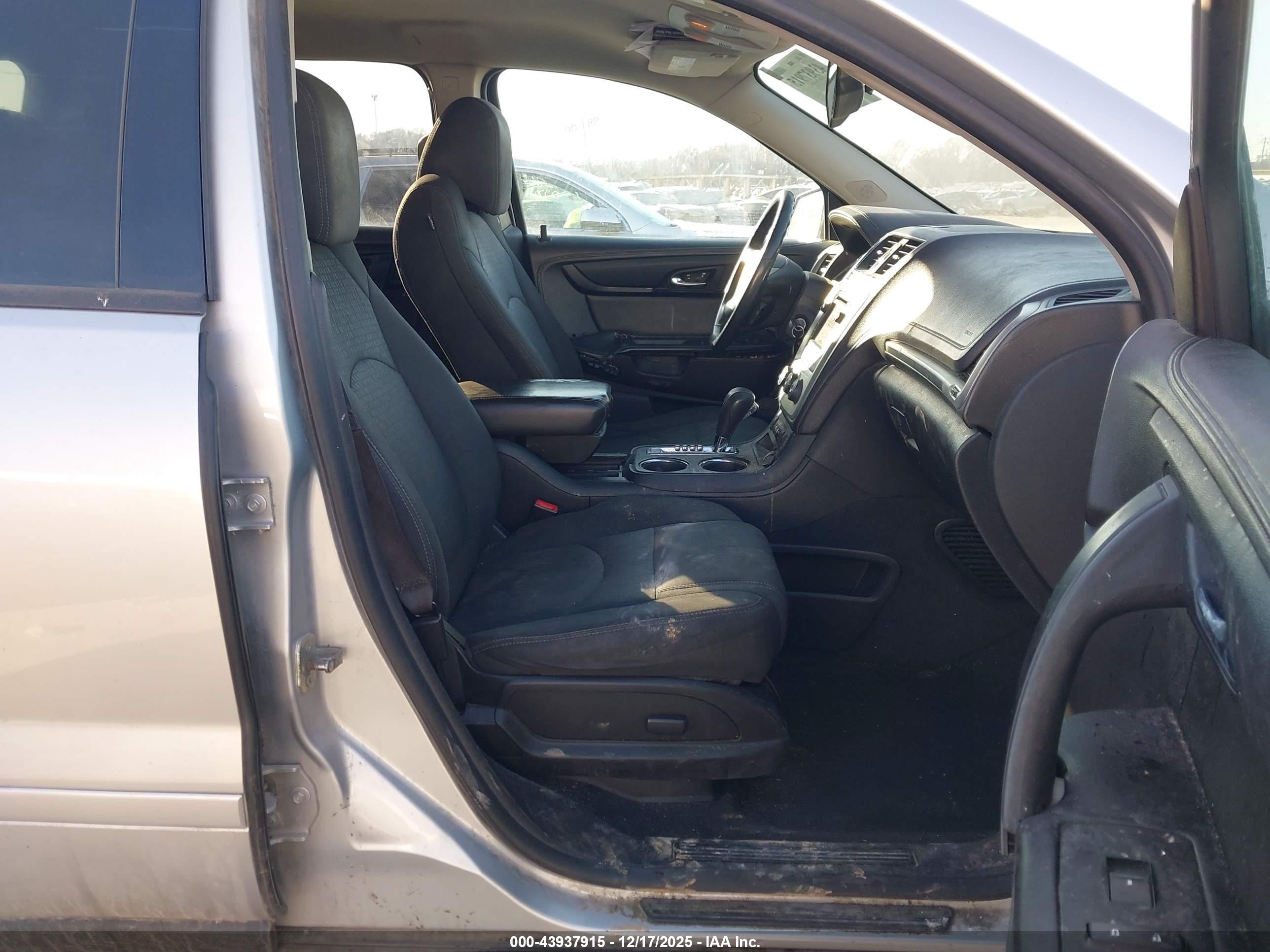 GMC ACADIA image 5