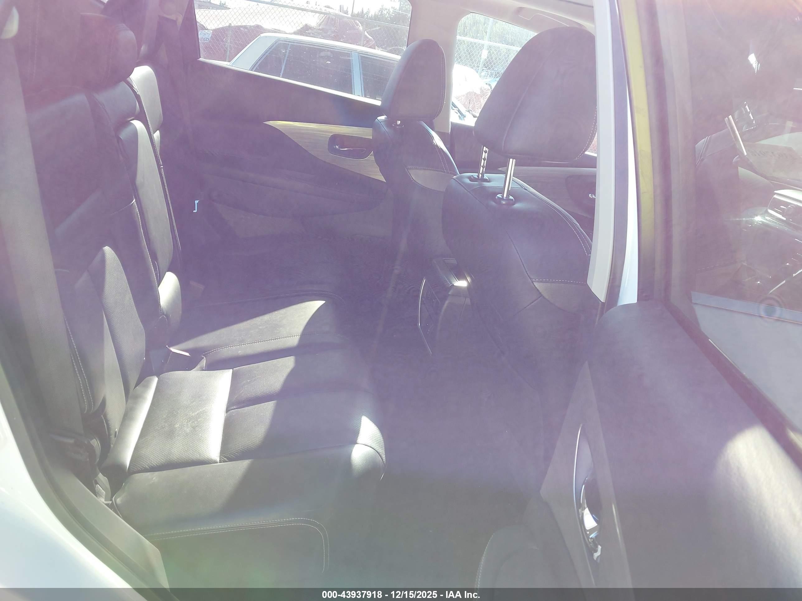 NISSAN MURANO image 8