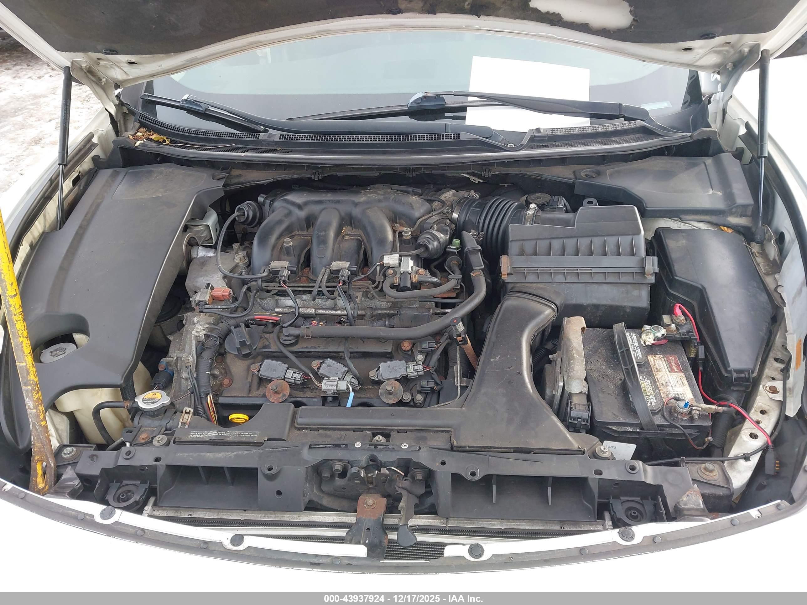 NISSAN MAXIMA image 10