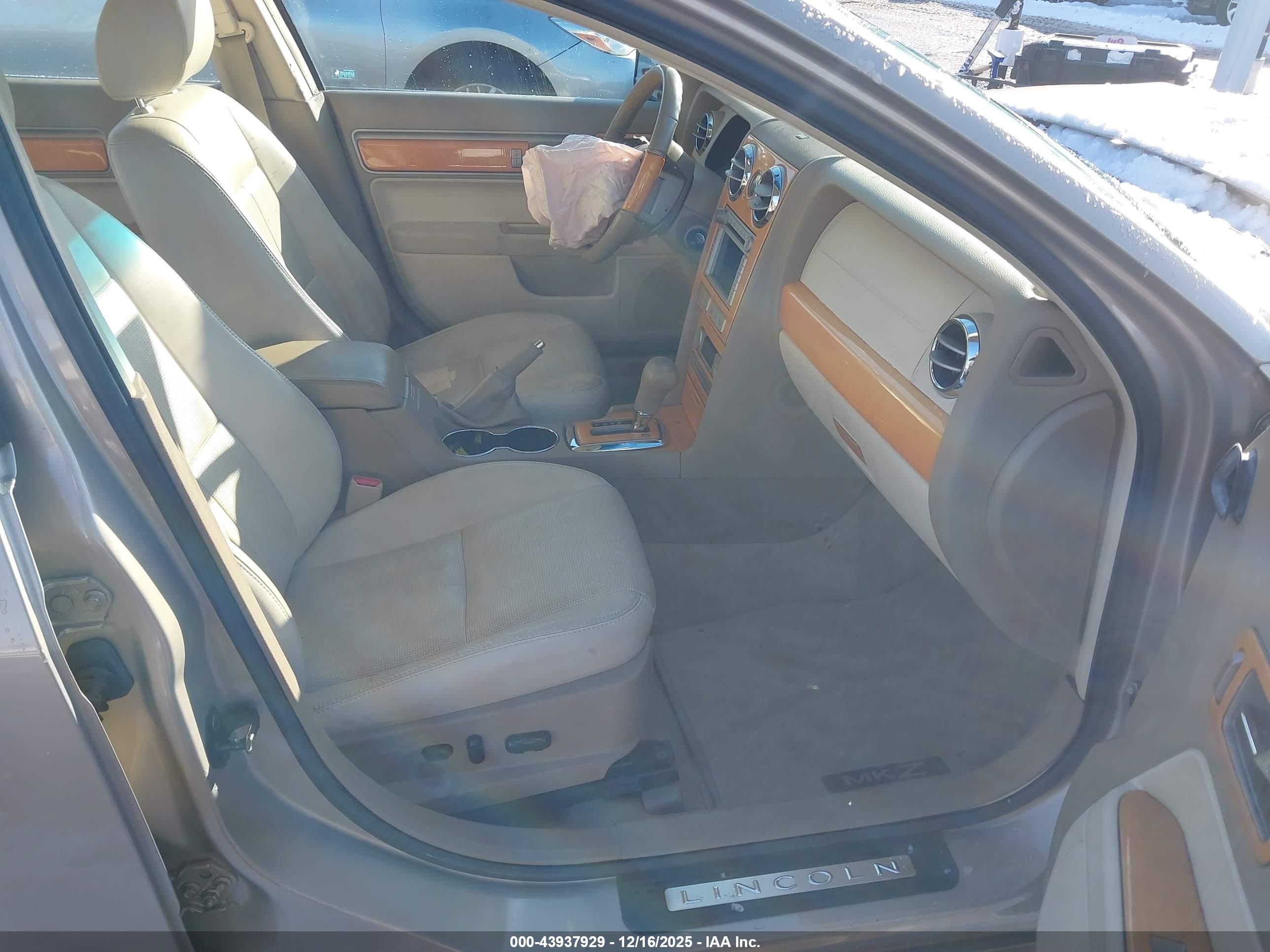 LINCOLN MKZ image 5