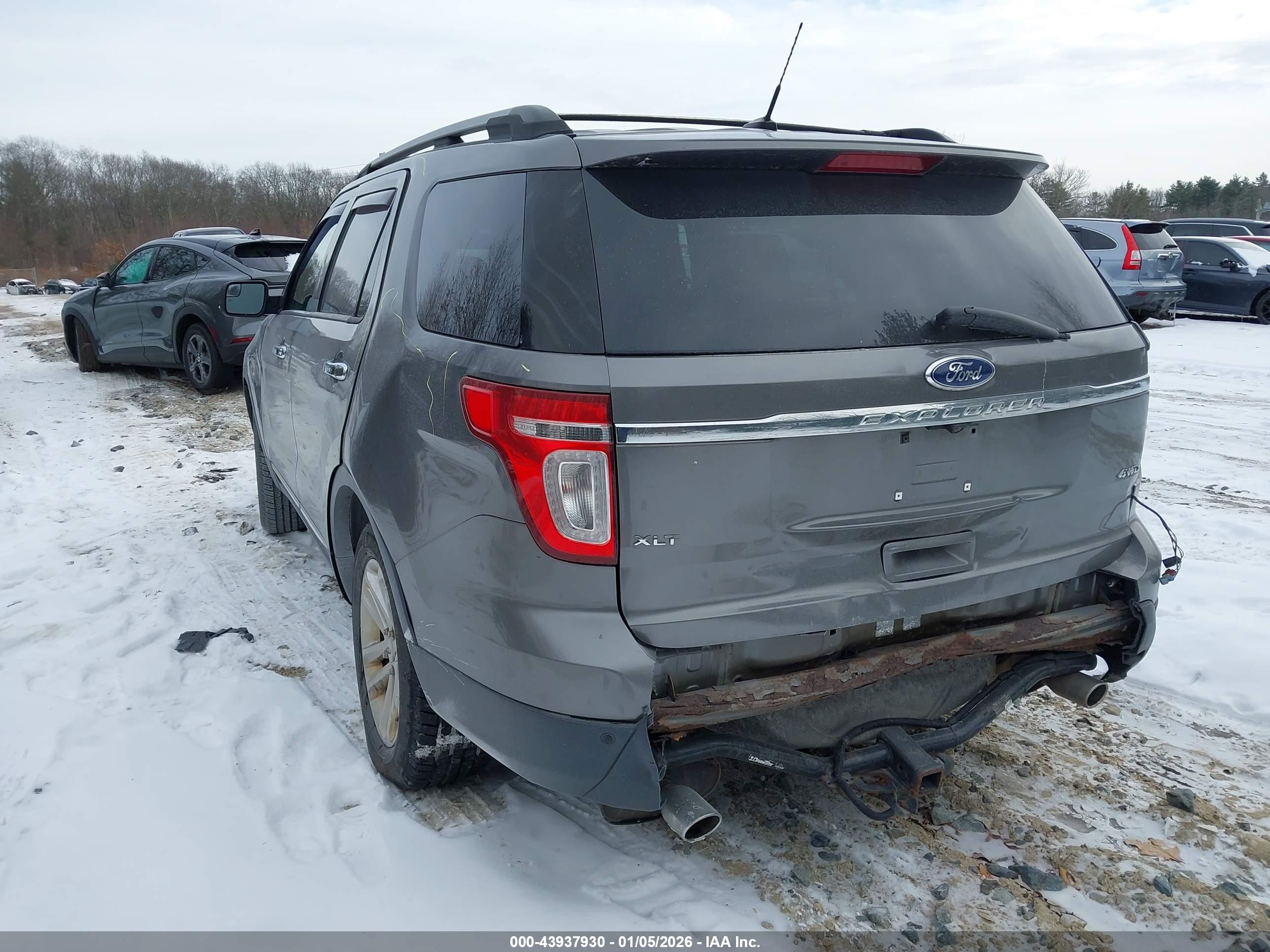 FORD EXPLORER image 3