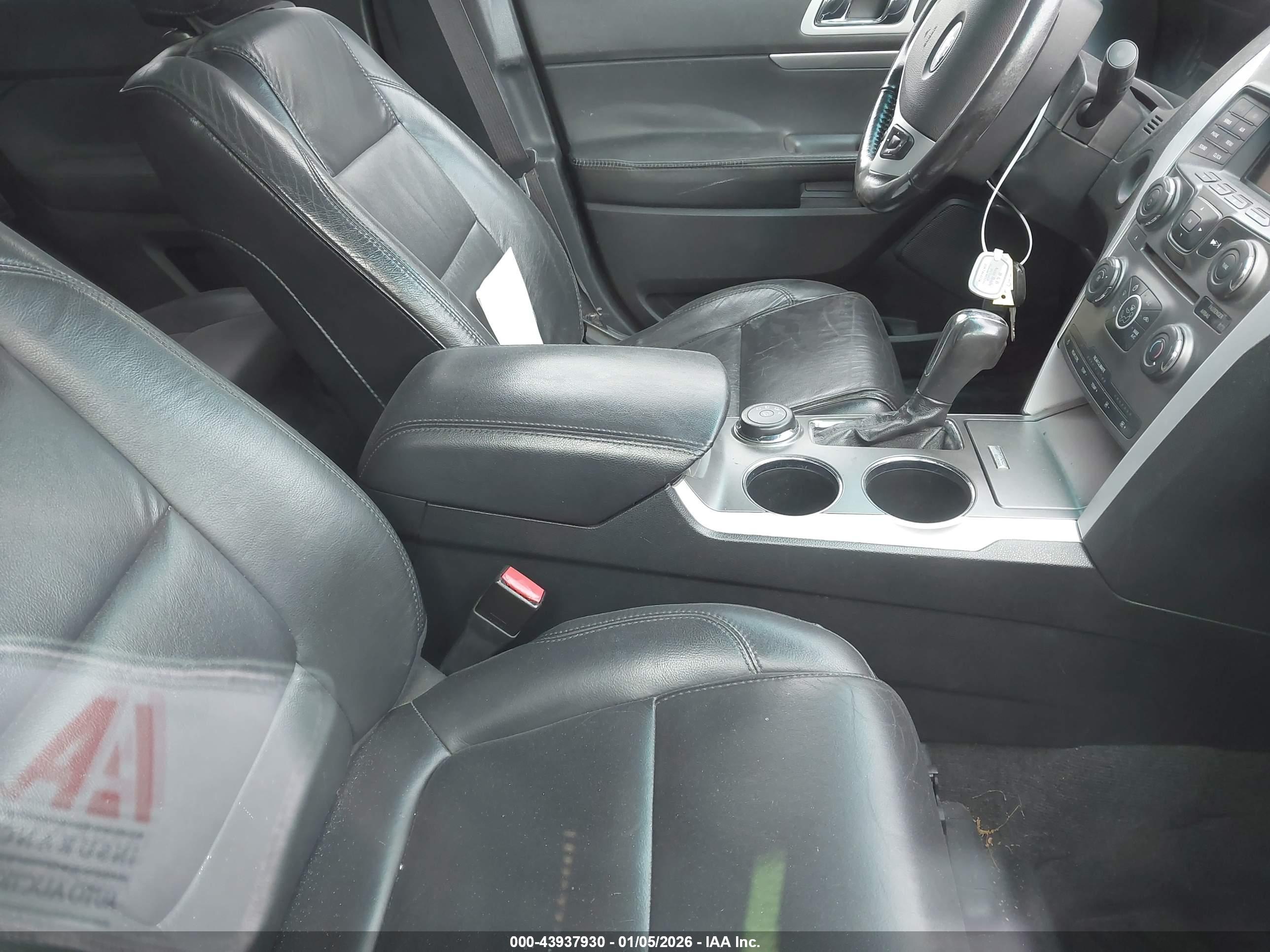 FORD EXPLORER image 5