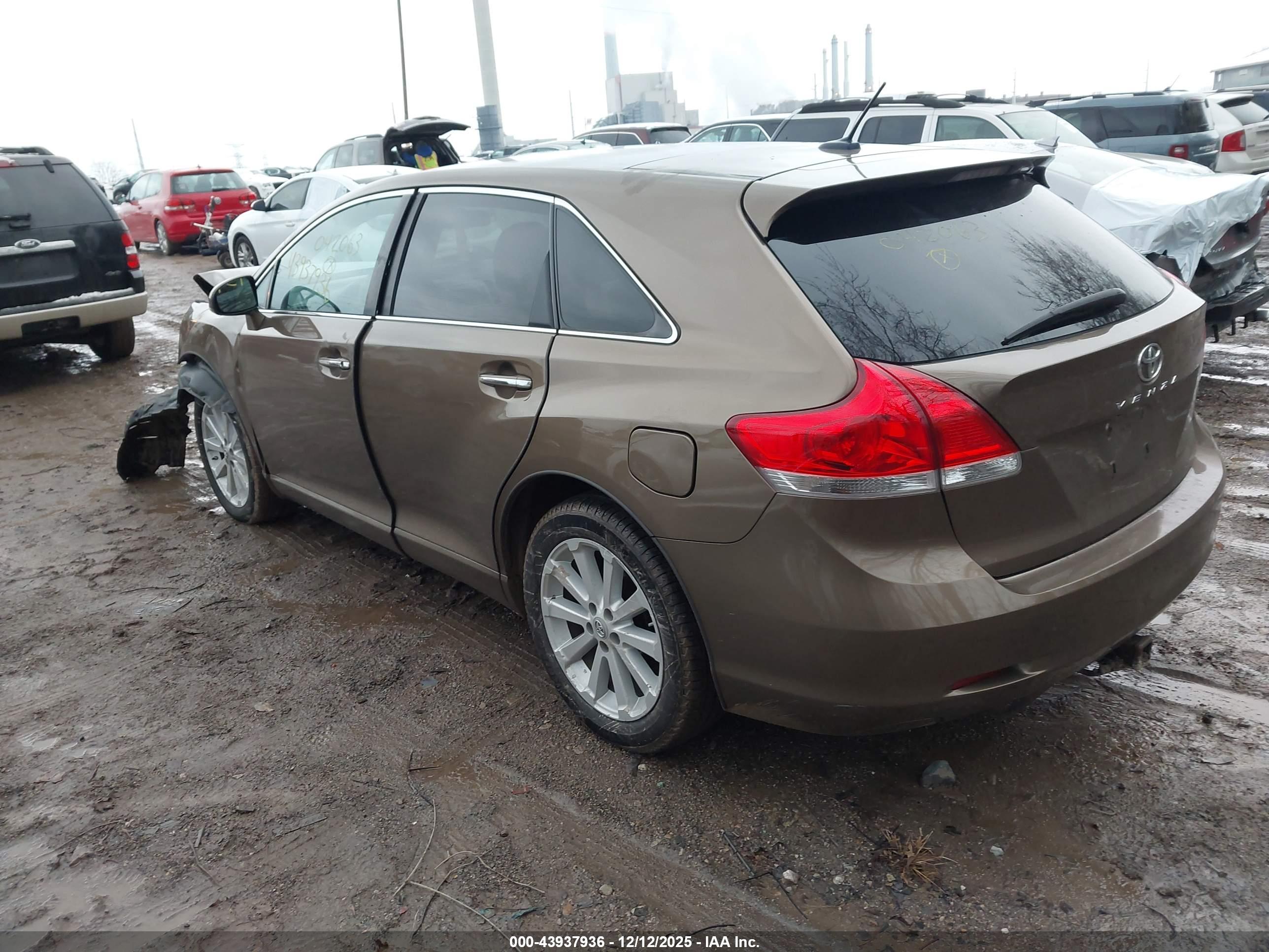 TOYOTA VENZA image 3