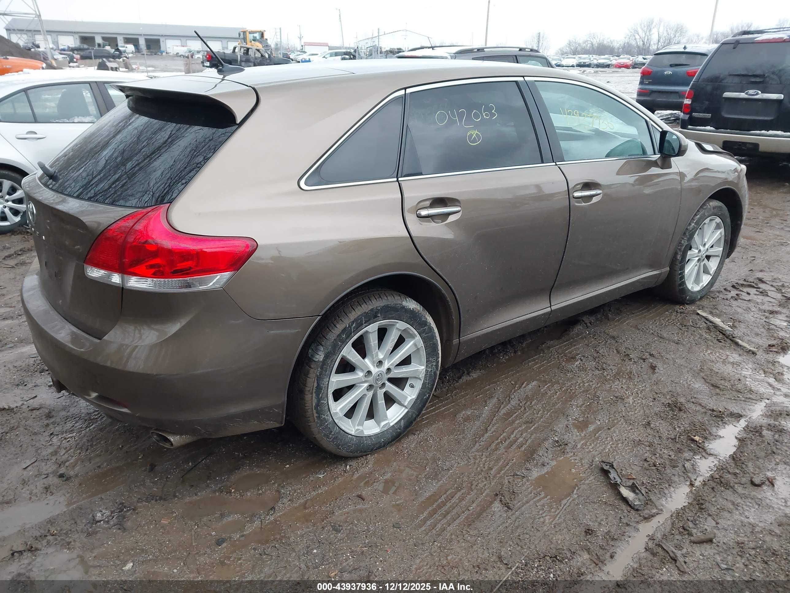 TOYOTA VENZA image 4
