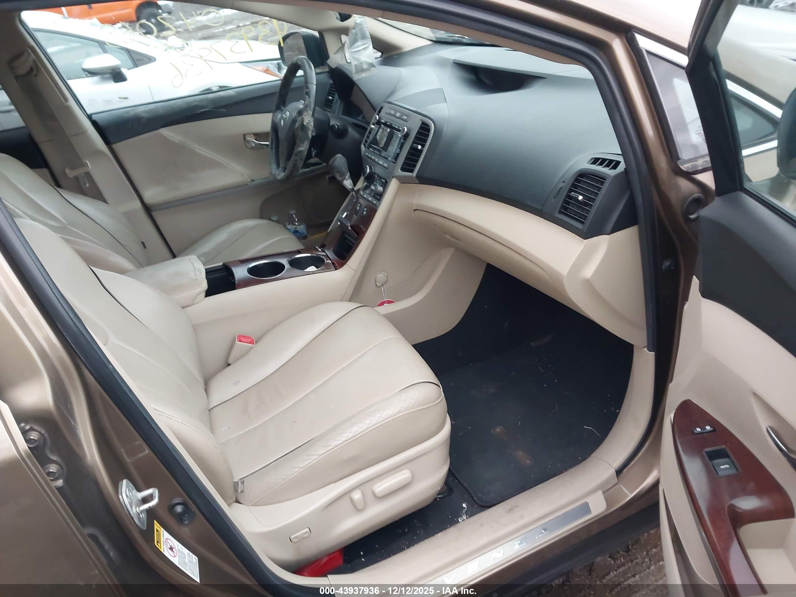 TOYOTA VENZA image 5