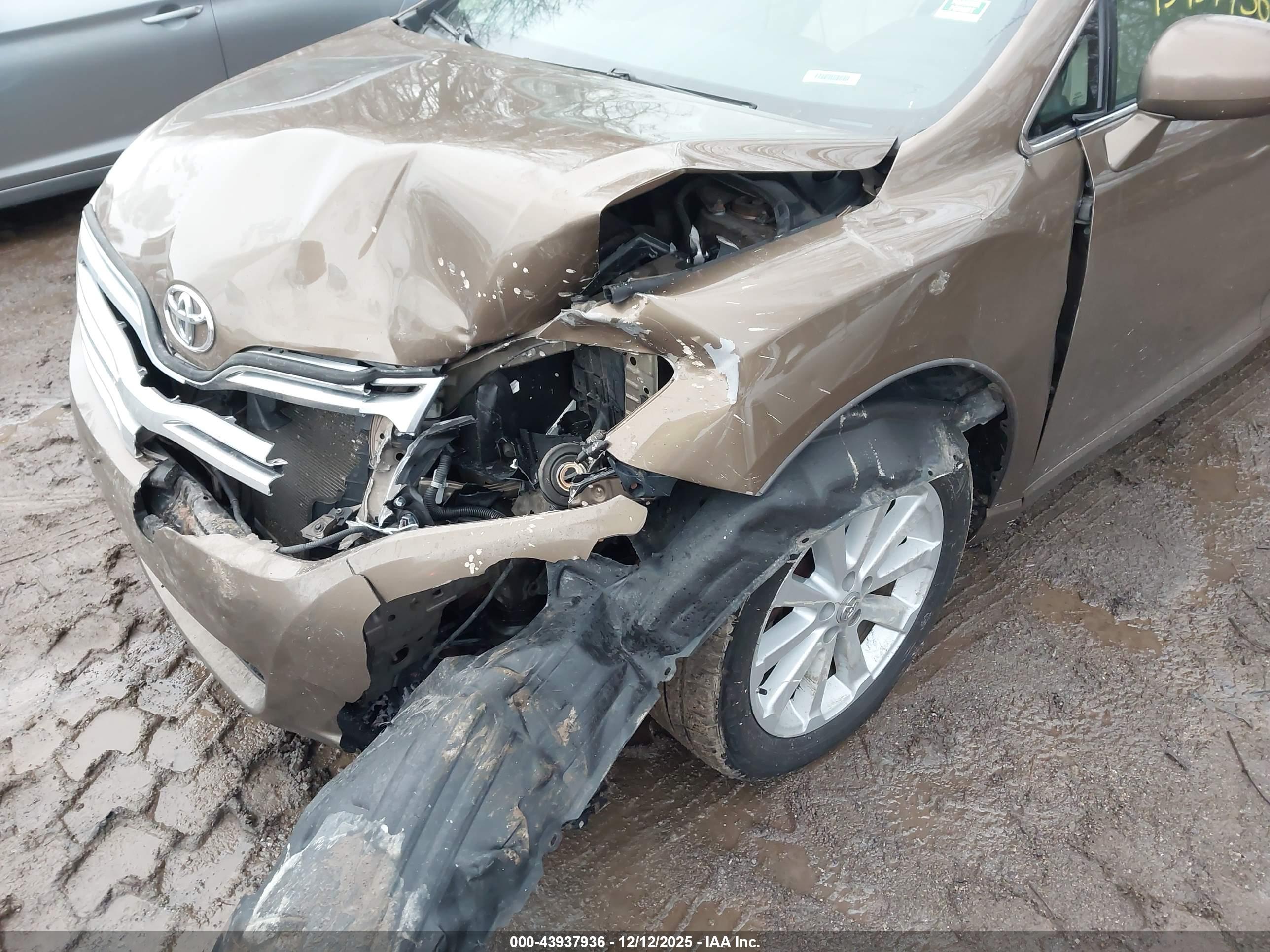 TOYOTA VENZA image 6