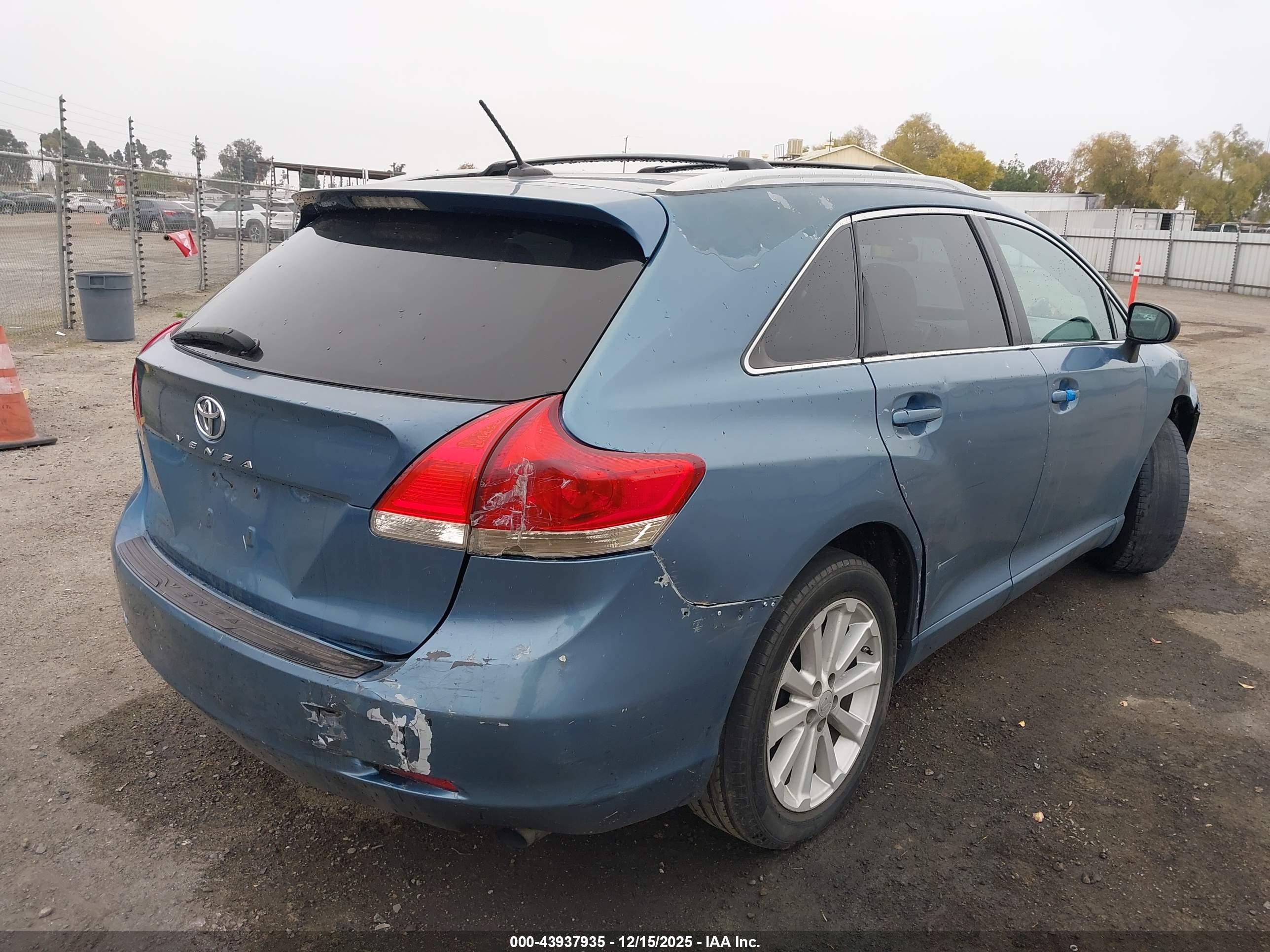 TOYOTA VENZA image 4