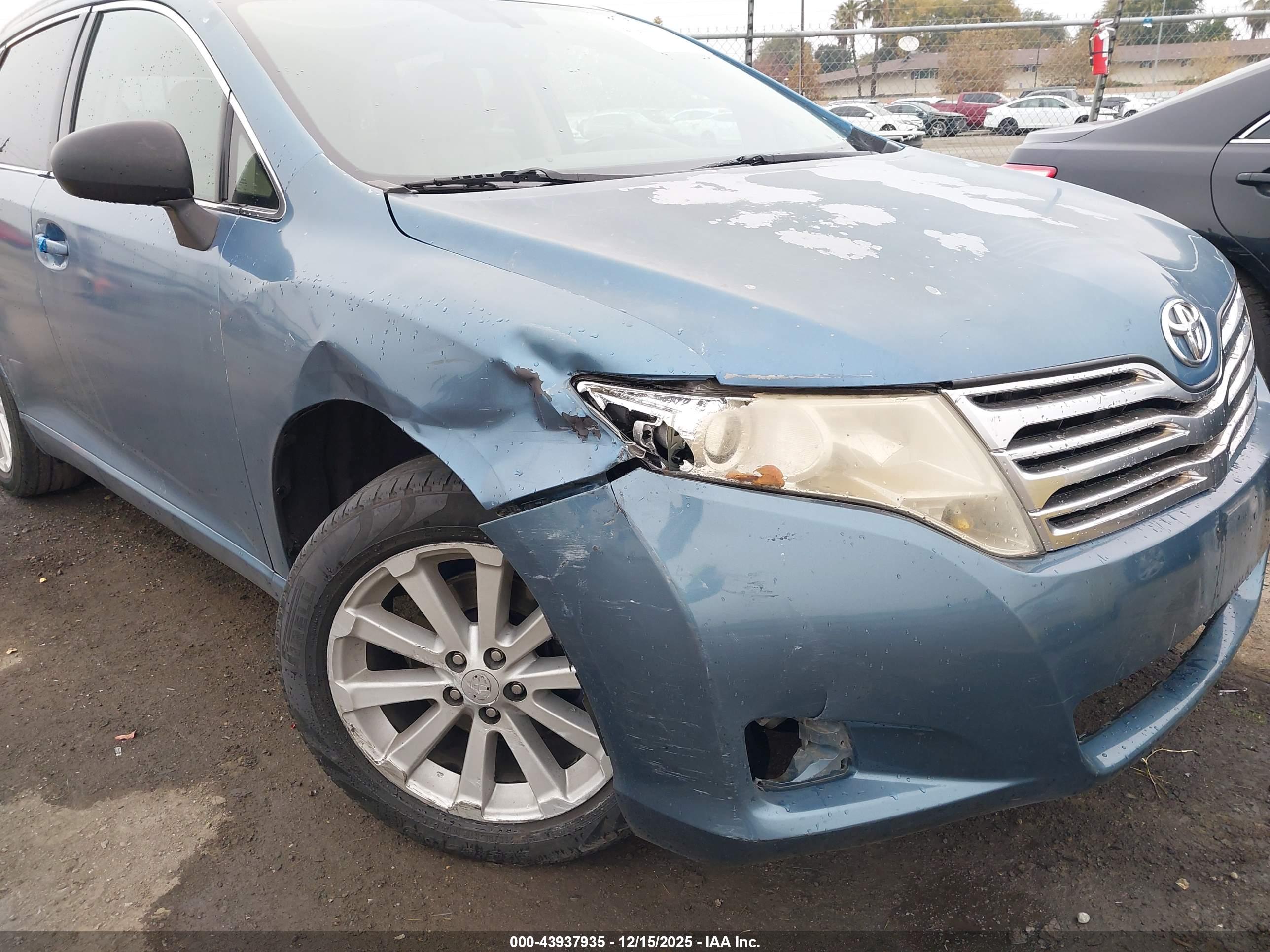 TOYOTA VENZA image 6