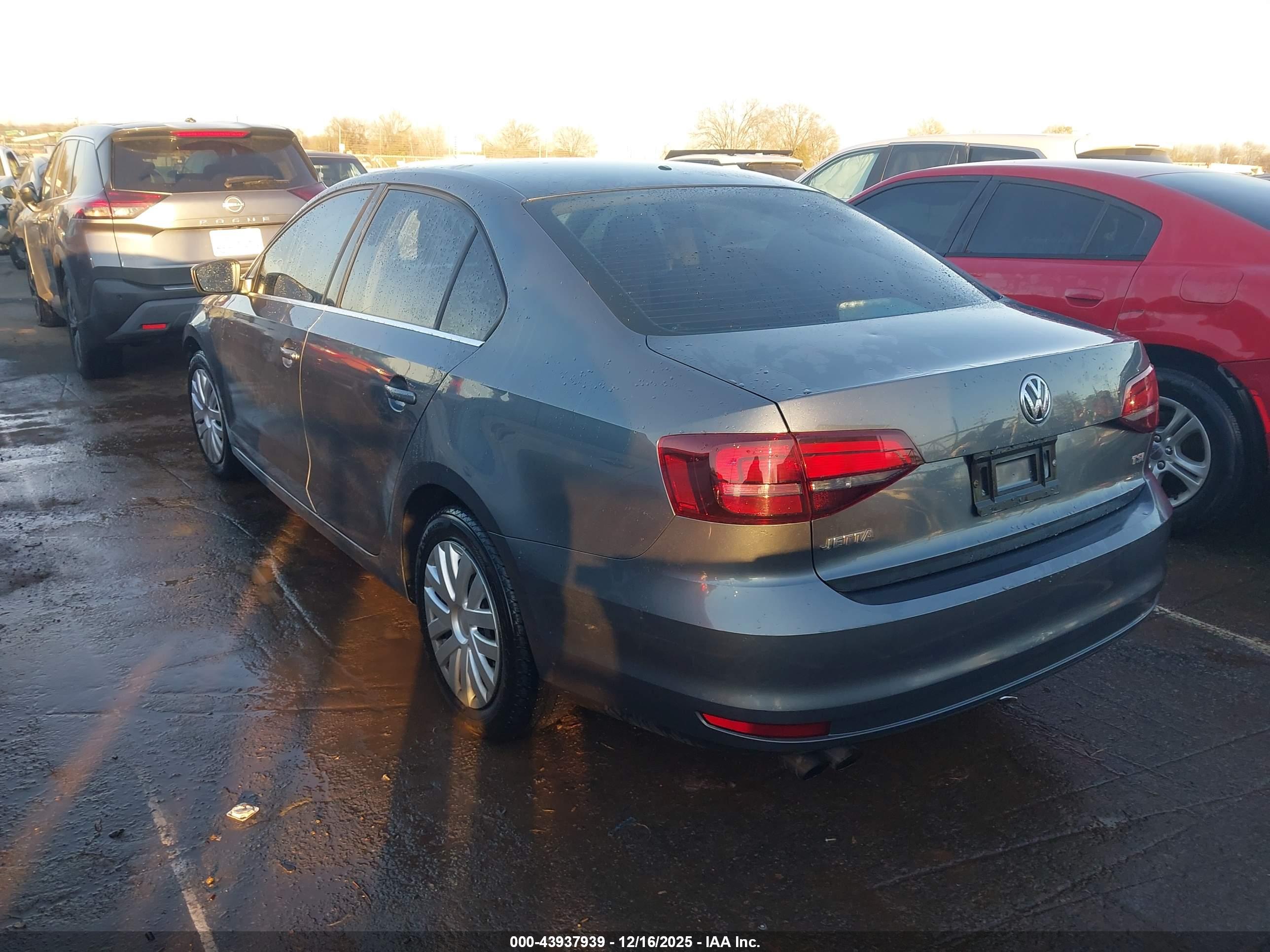 VOLKSWAGEN JETTA image 3
