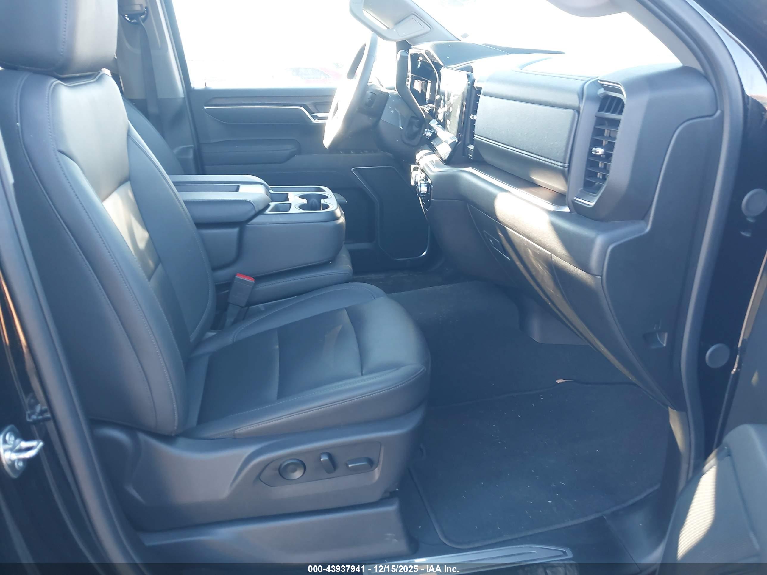 GMC SIERRA image 5