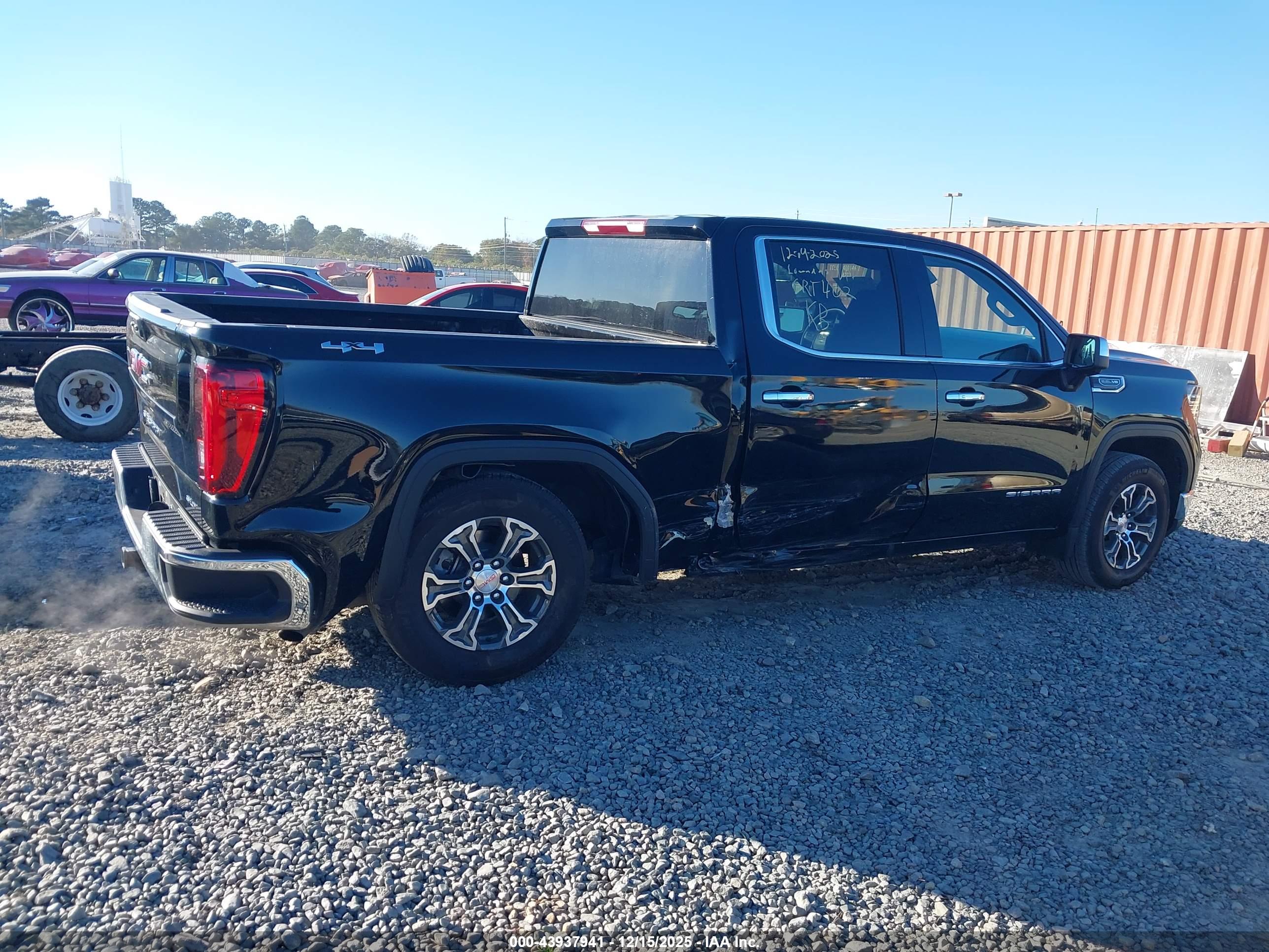 GMC SIERRA image 6