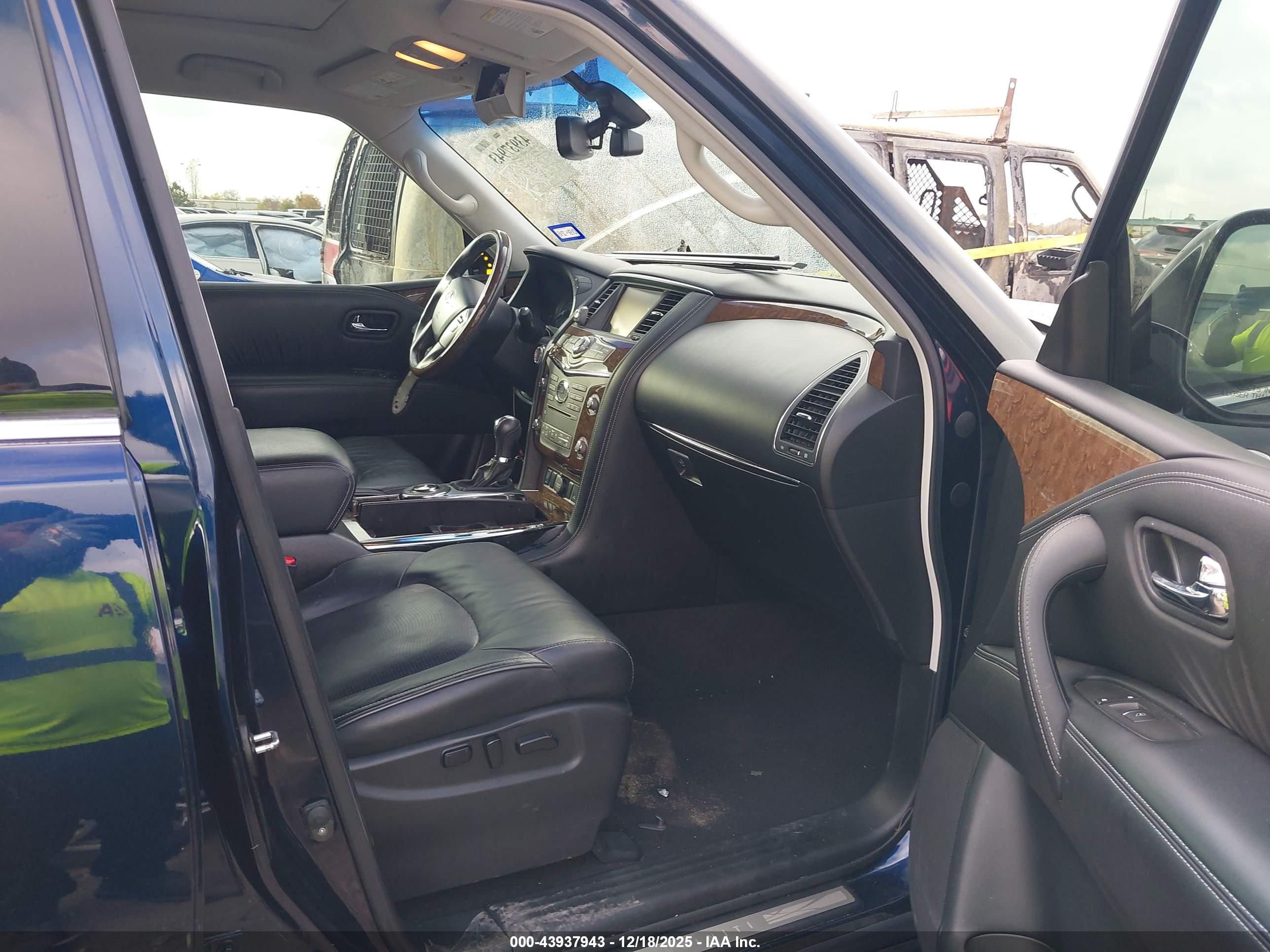 INFINITI QX80 image 5