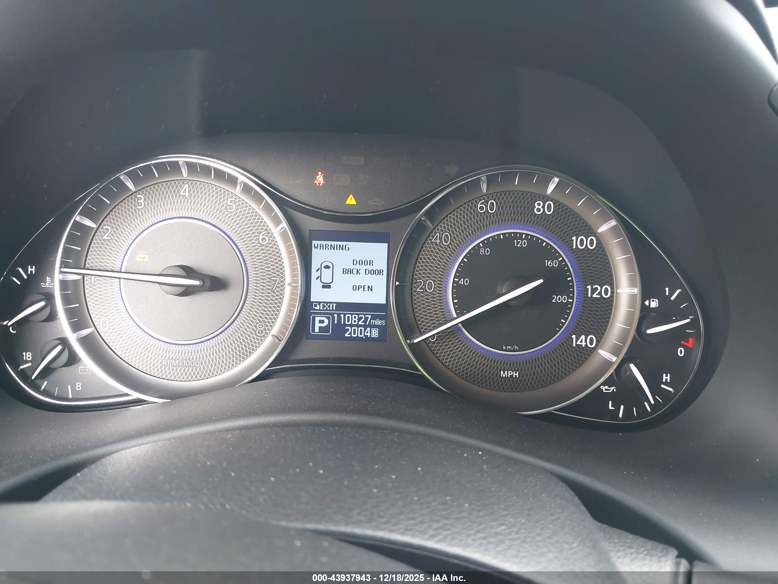 INFINITI QX80 image 7