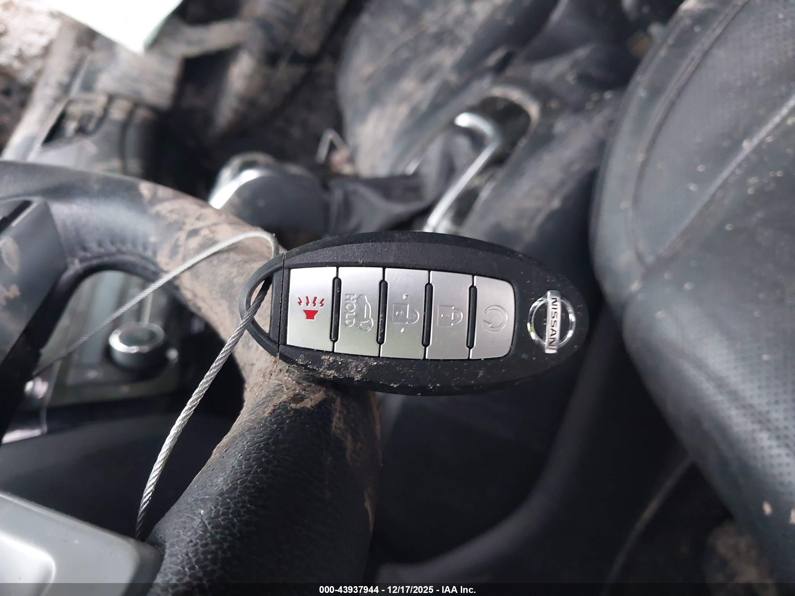 NISSAN ROGUE image 11